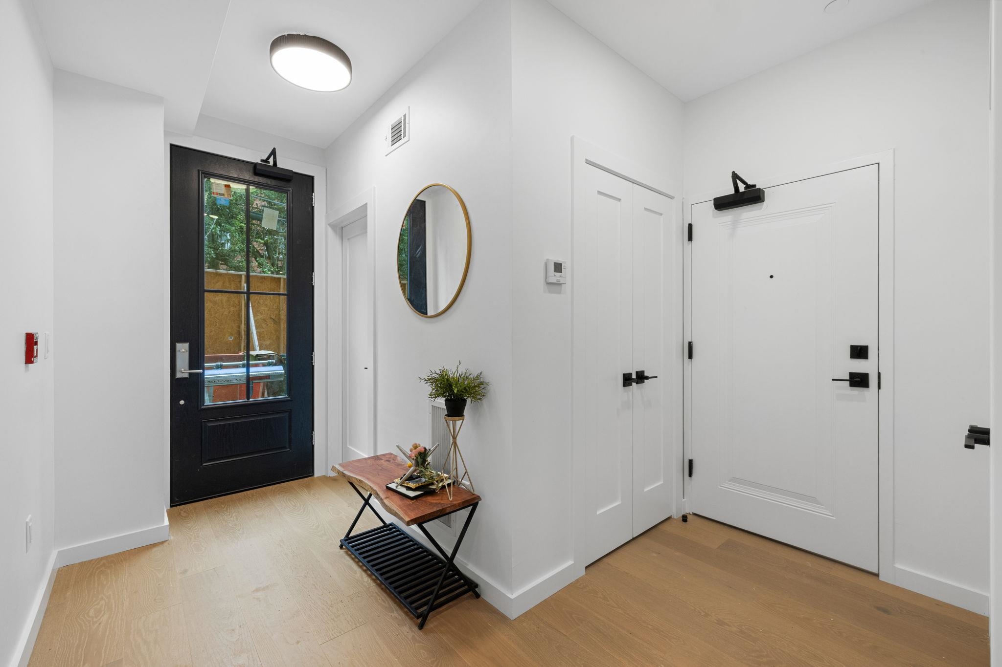 318 BARROW ST Unit: 1