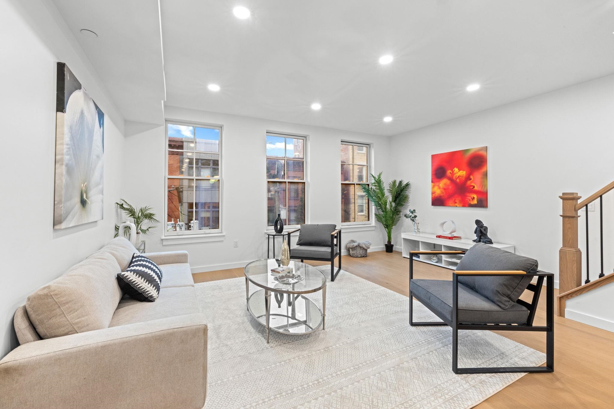 316 BARROW ST Unit: 2