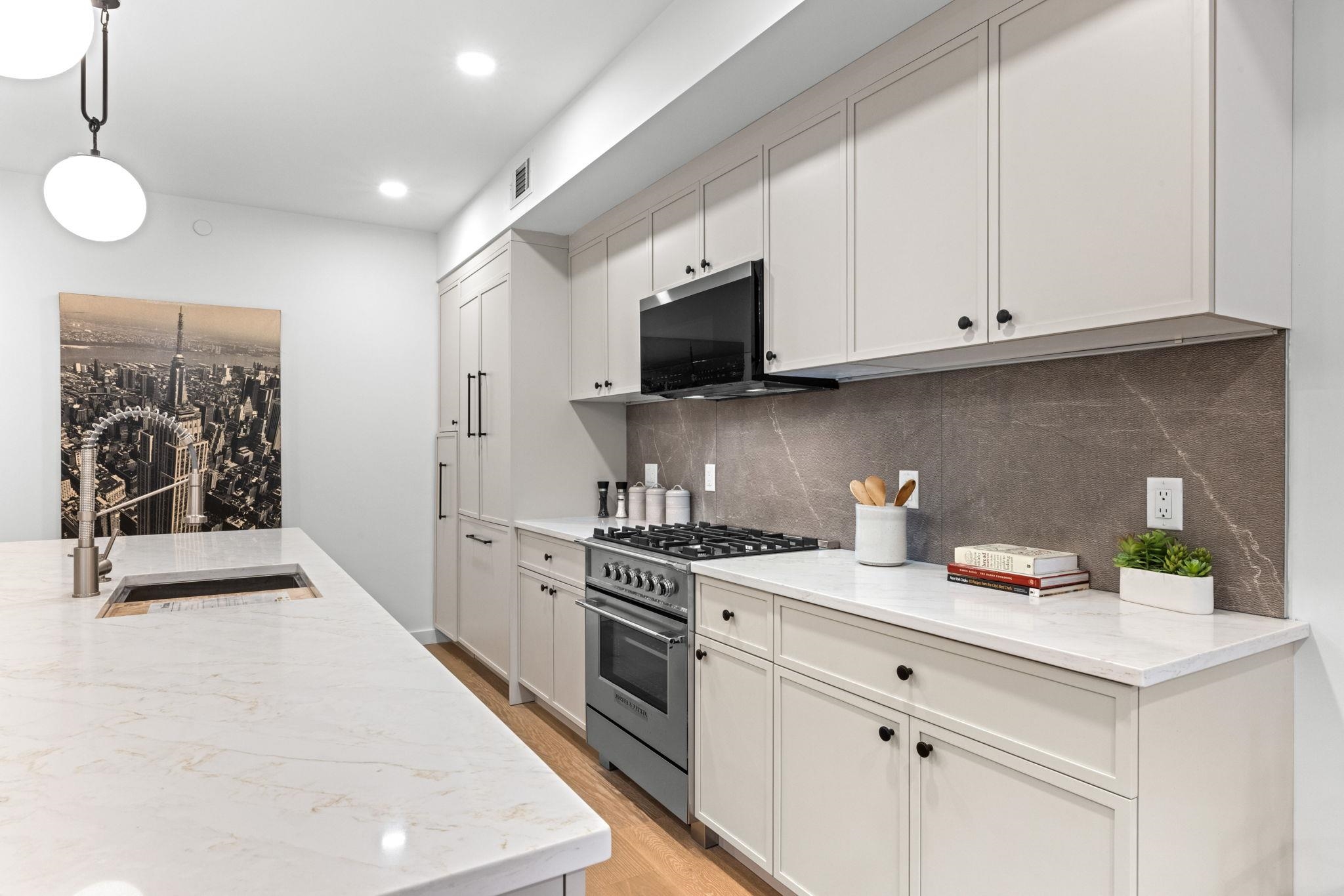 316 BARROW ST Unit: 2
