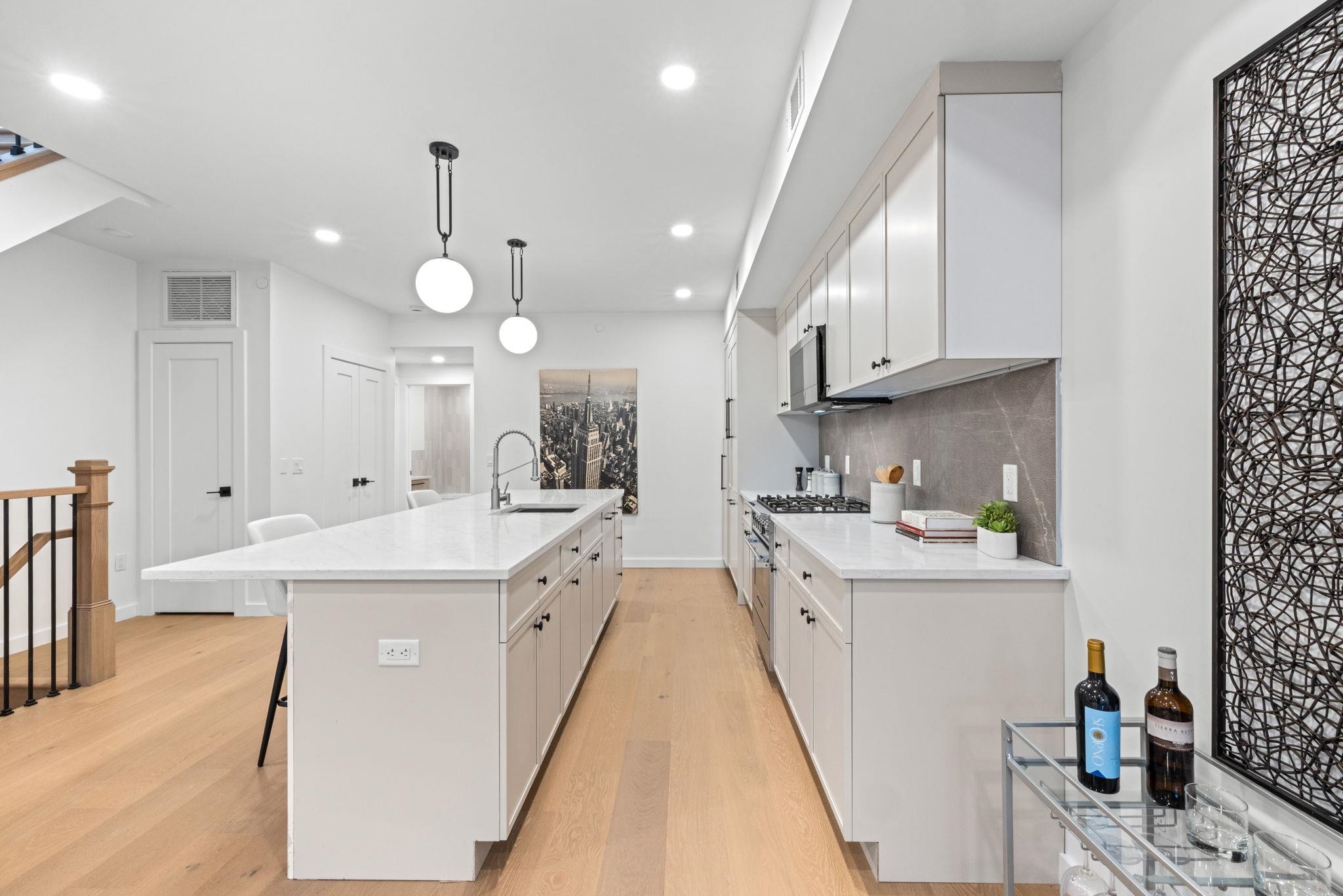 316 BARROW ST Unit: 2