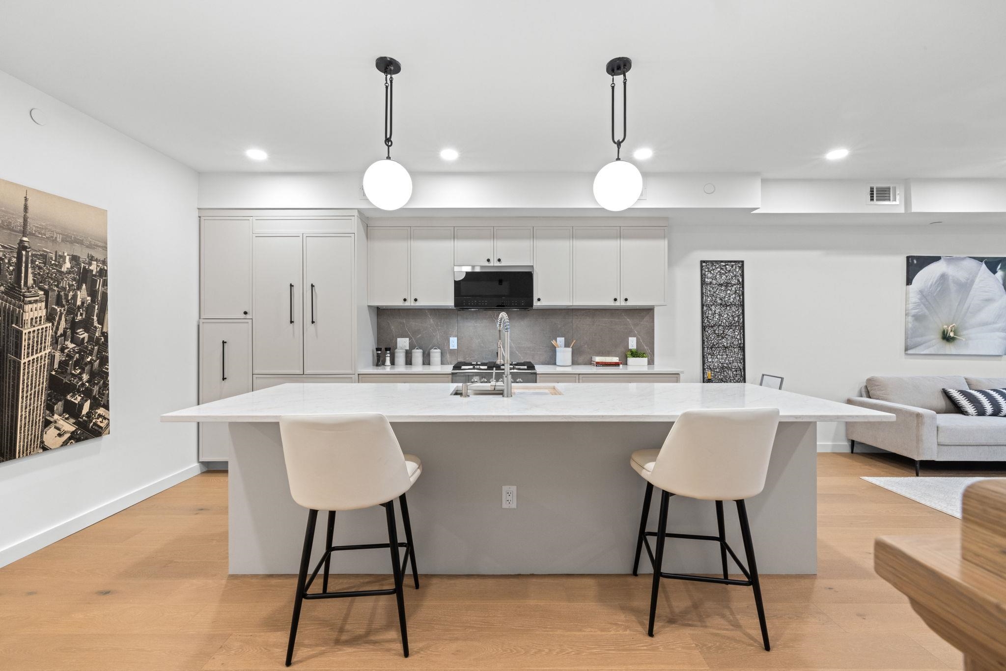 316 BARROW ST Unit: 2