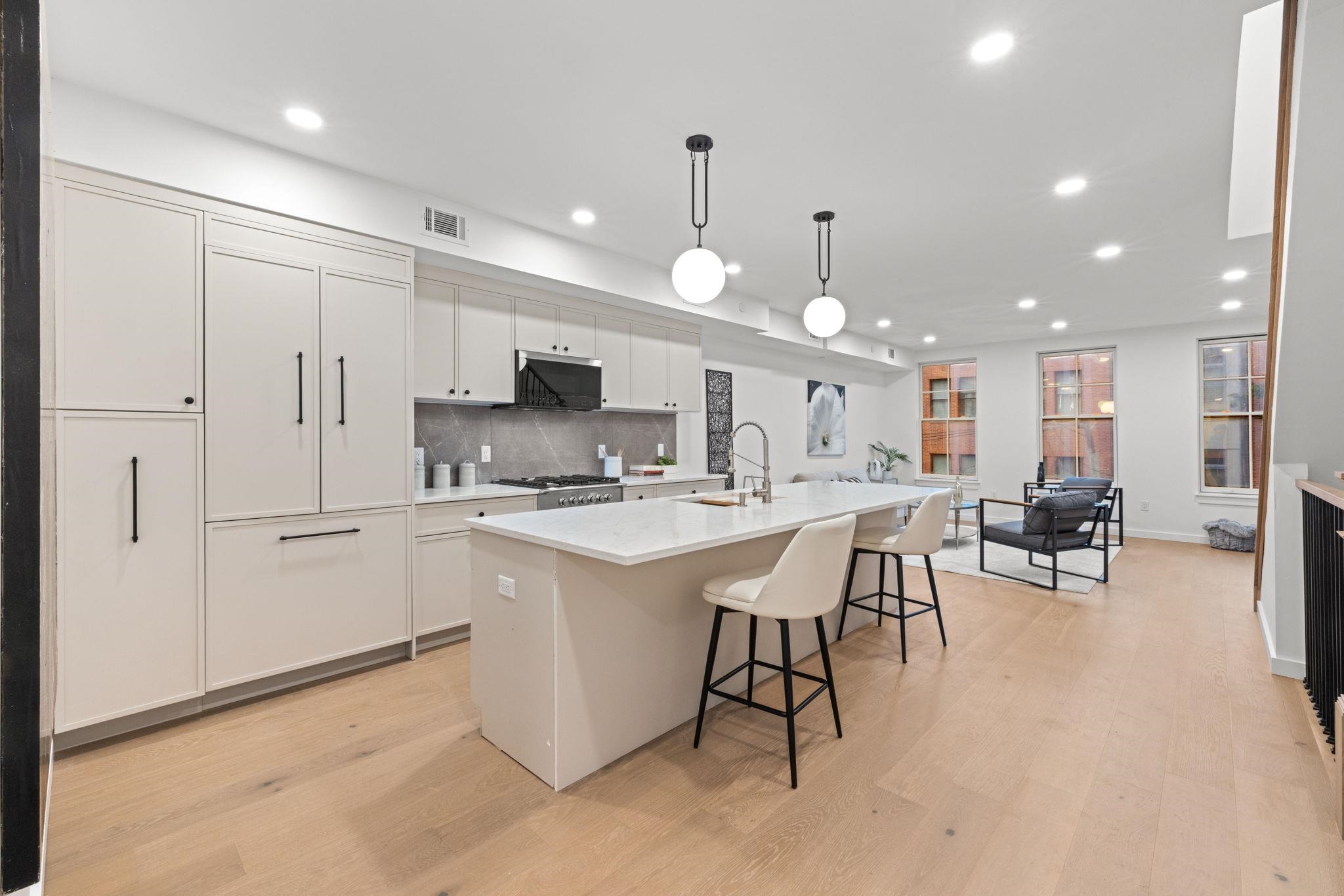 316 BARROW ST Unit: 2