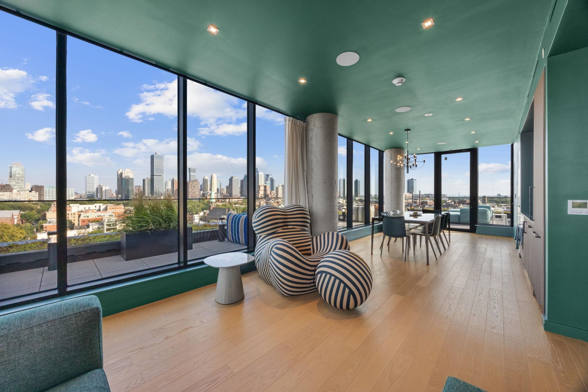 387 8TH ST Unit: 2D