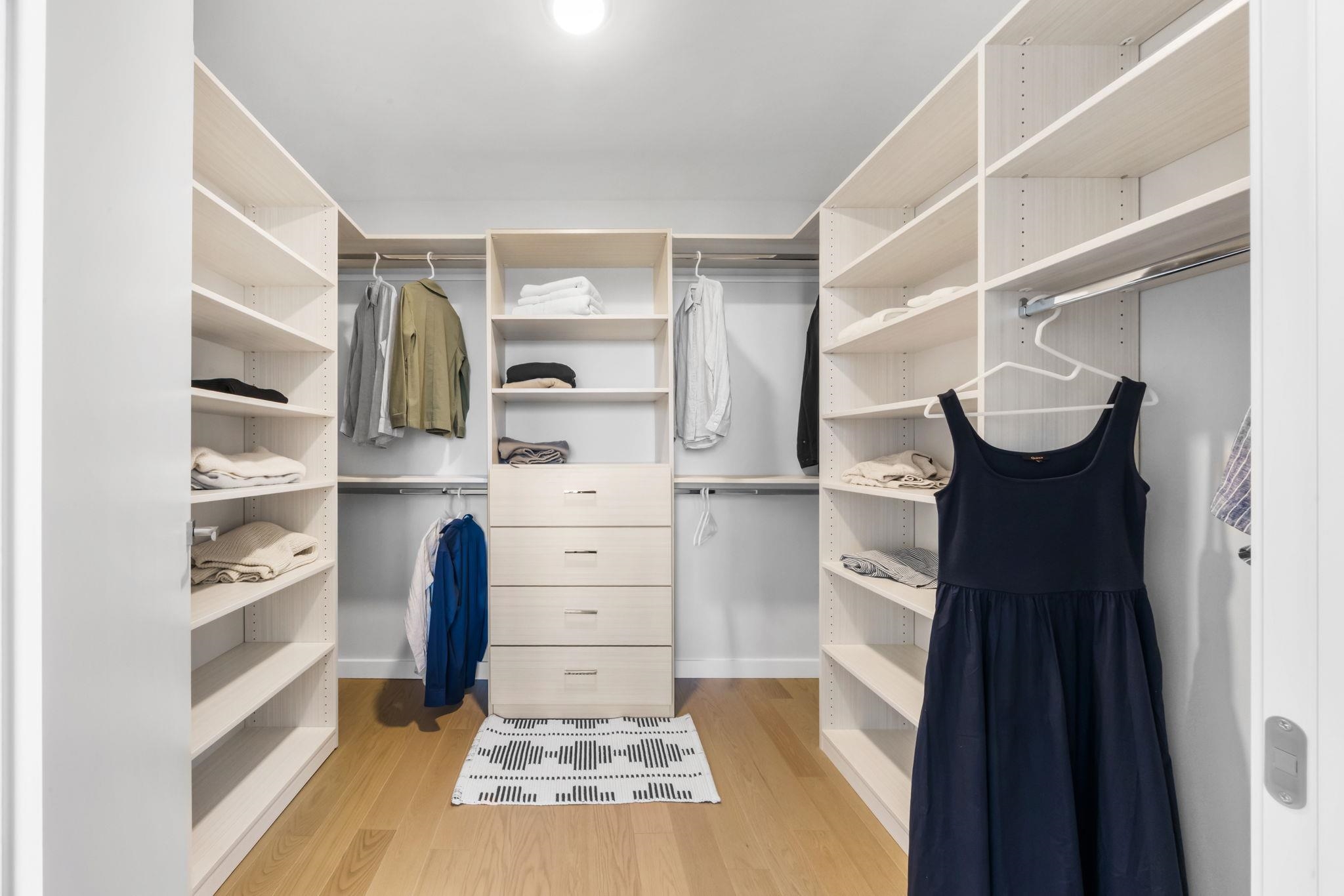 387 8TH ST Unit: 2D
