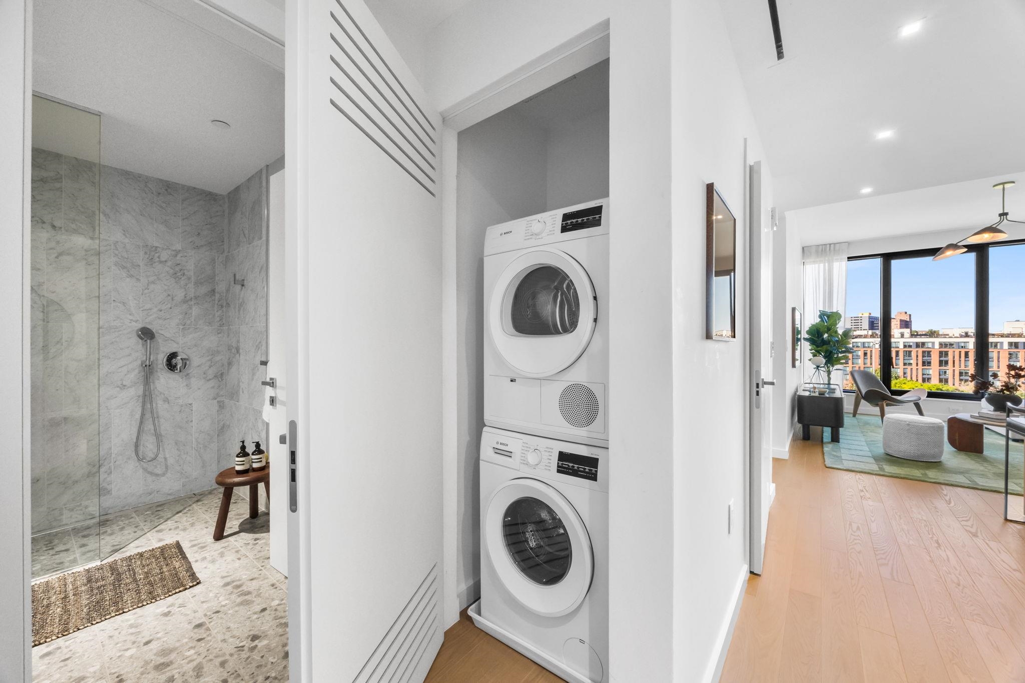 387 8TH ST Unit: 2D