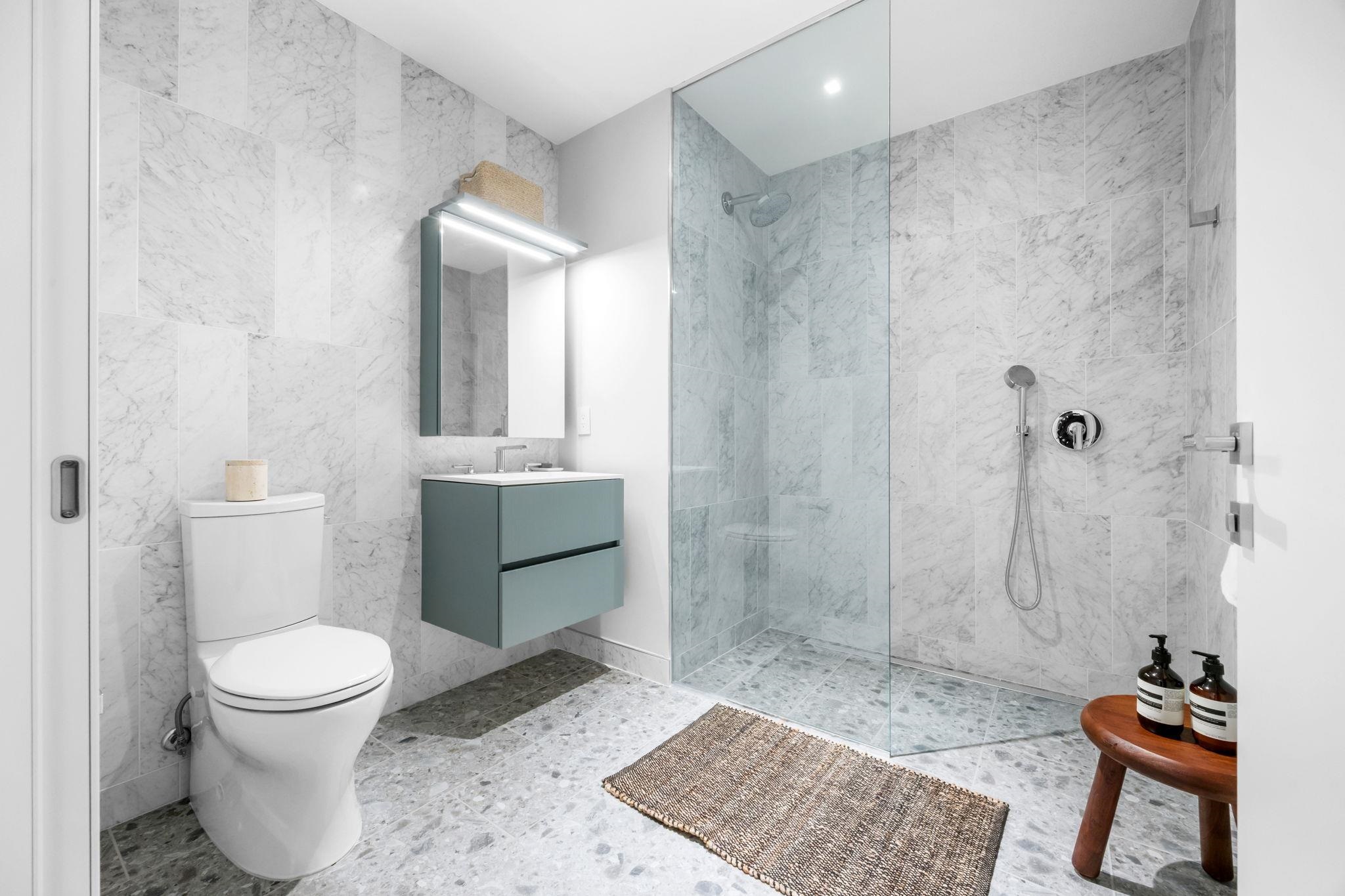 387 8TH ST Unit: 2D
