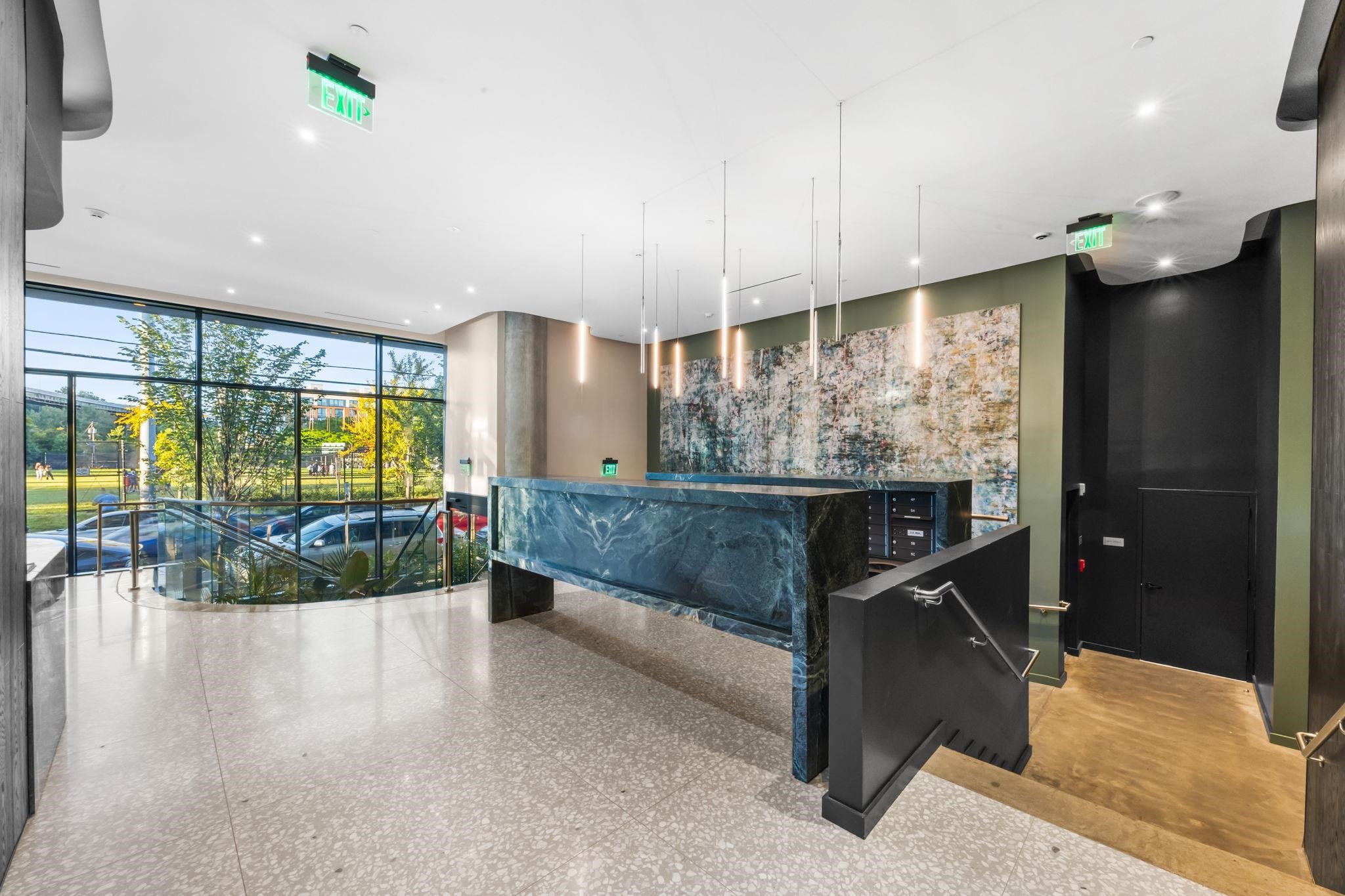 387 8TH ST Unit: 2H
