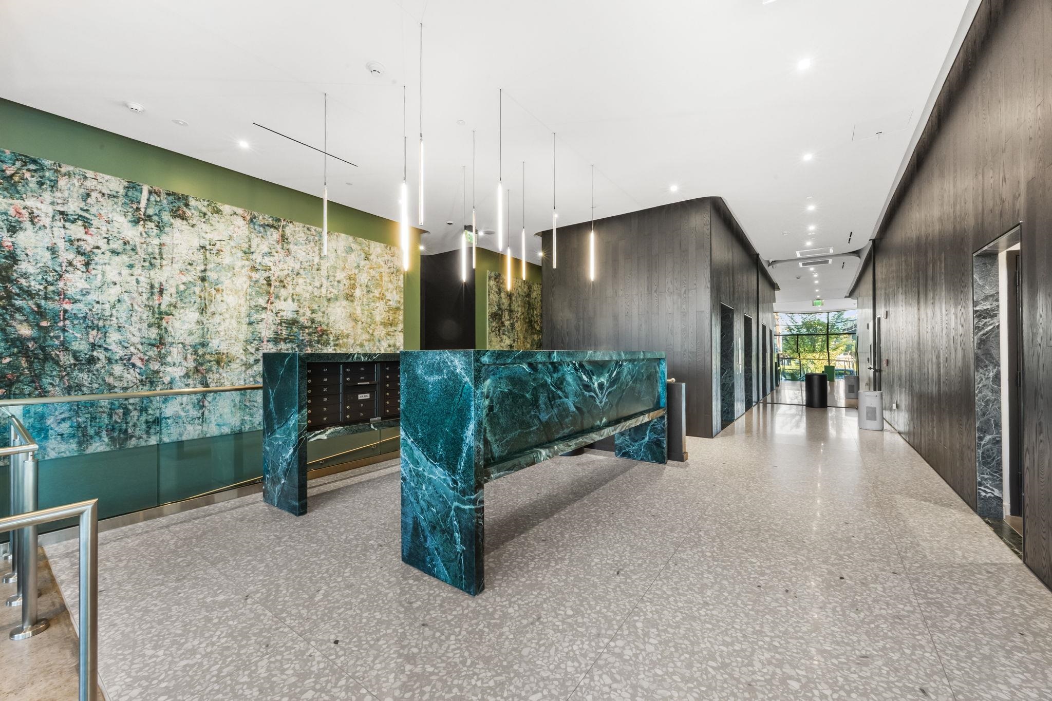 387 8TH ST Unit: 2H