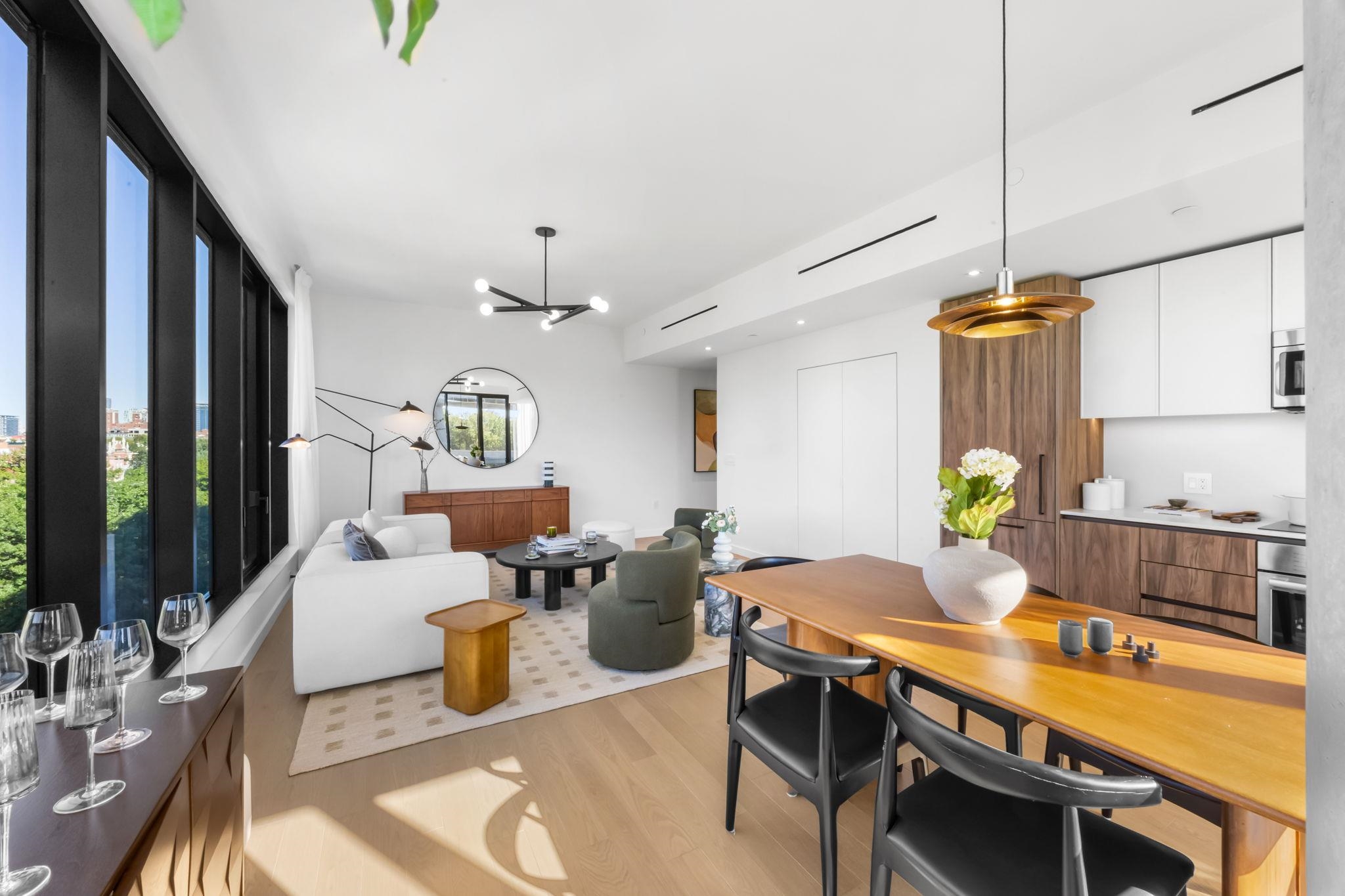 387 8TH ST Unit: 4i