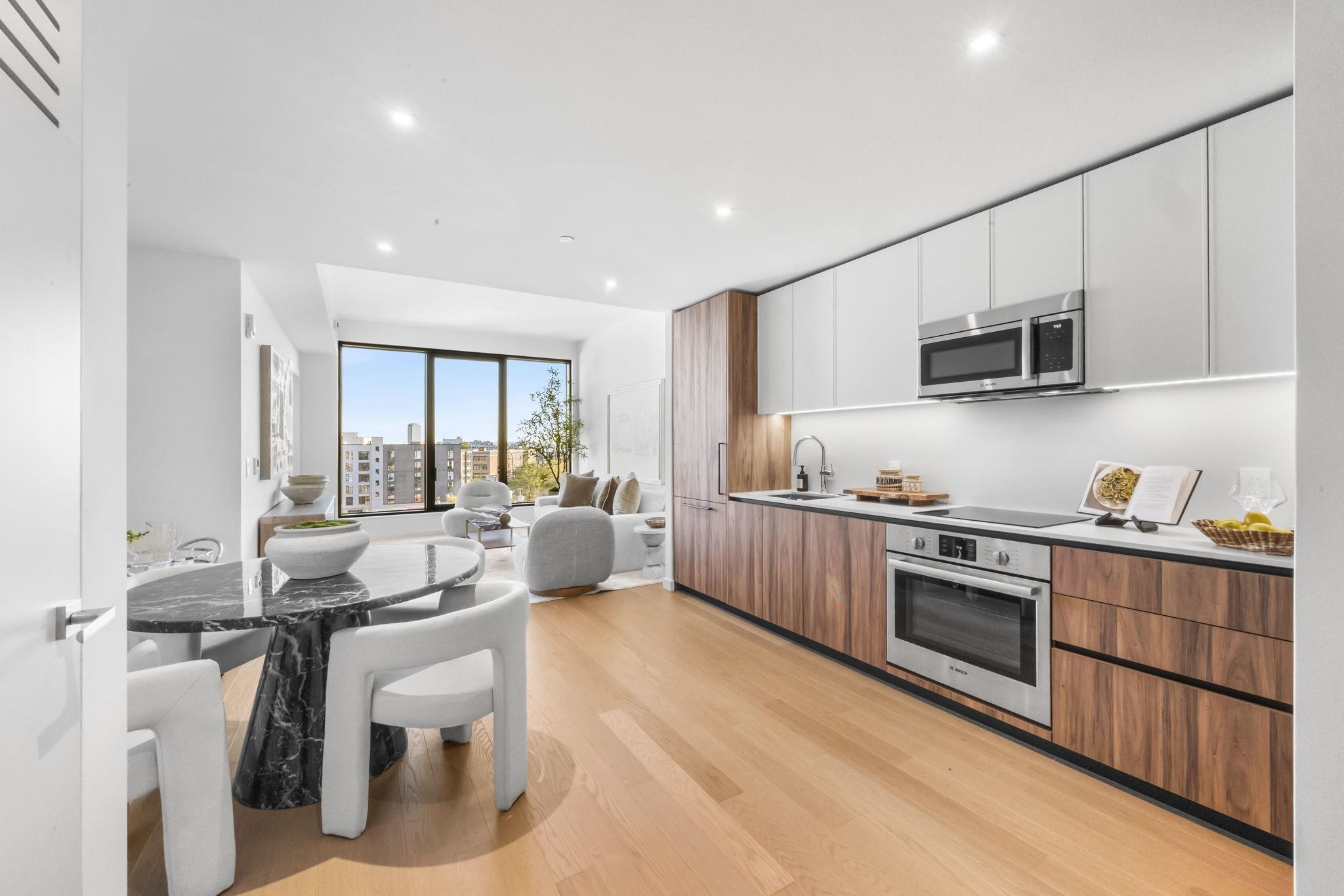 387 8TH ST Unit: 5C