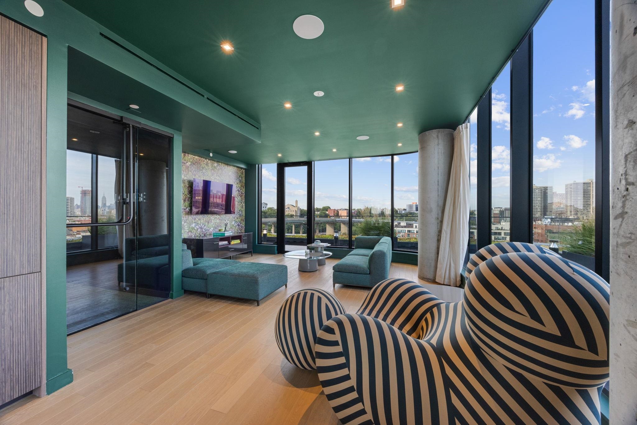 387 8TH ST Unit: 5O
