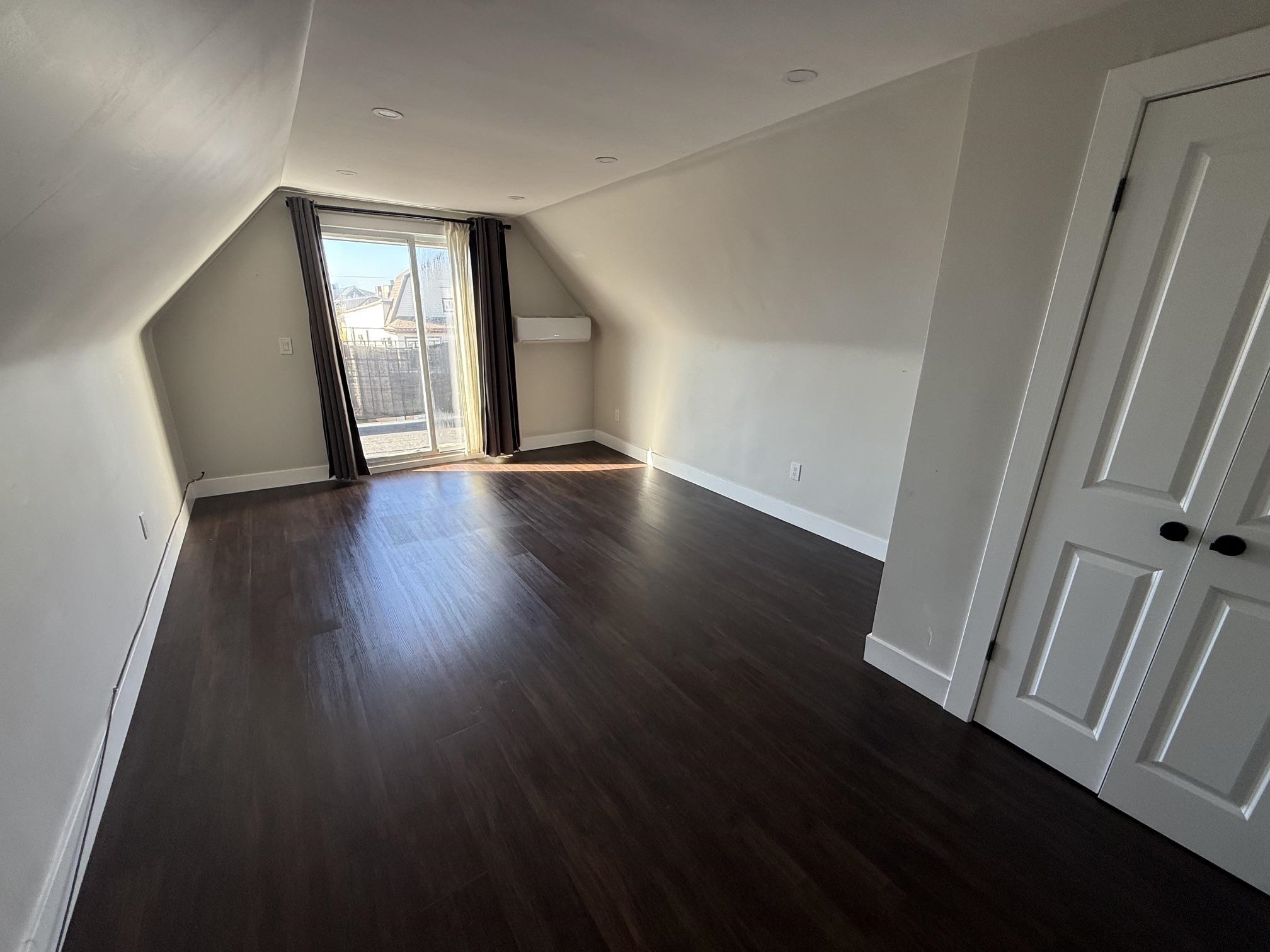 8516 3RD AVE Unit: 4