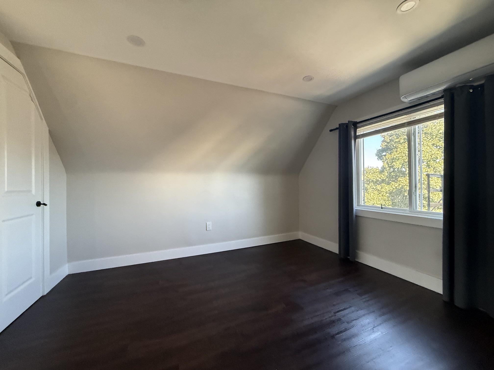8516 3RD AVE Unit: 4
