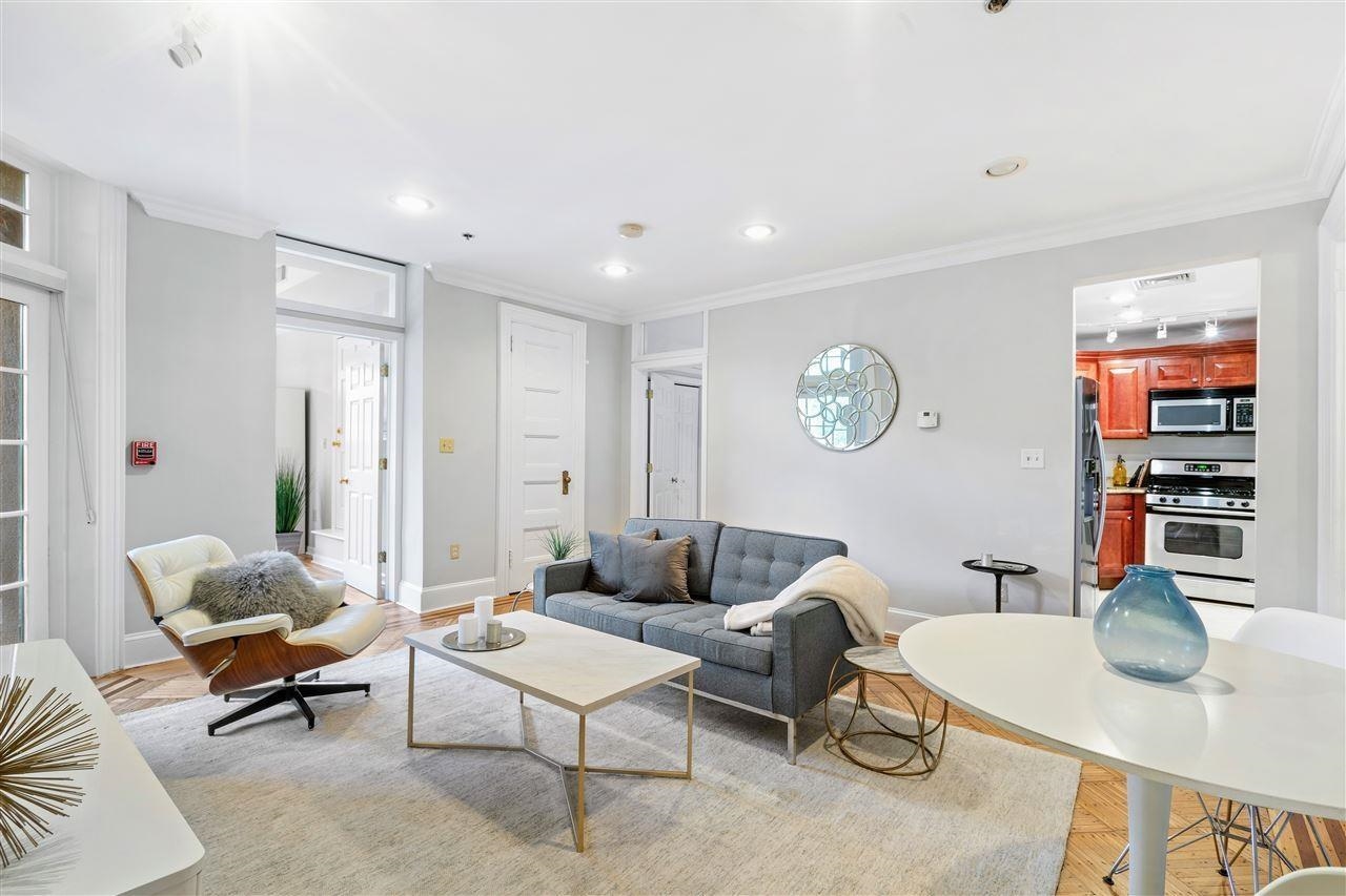 931 HUDSON ST Unit: 3