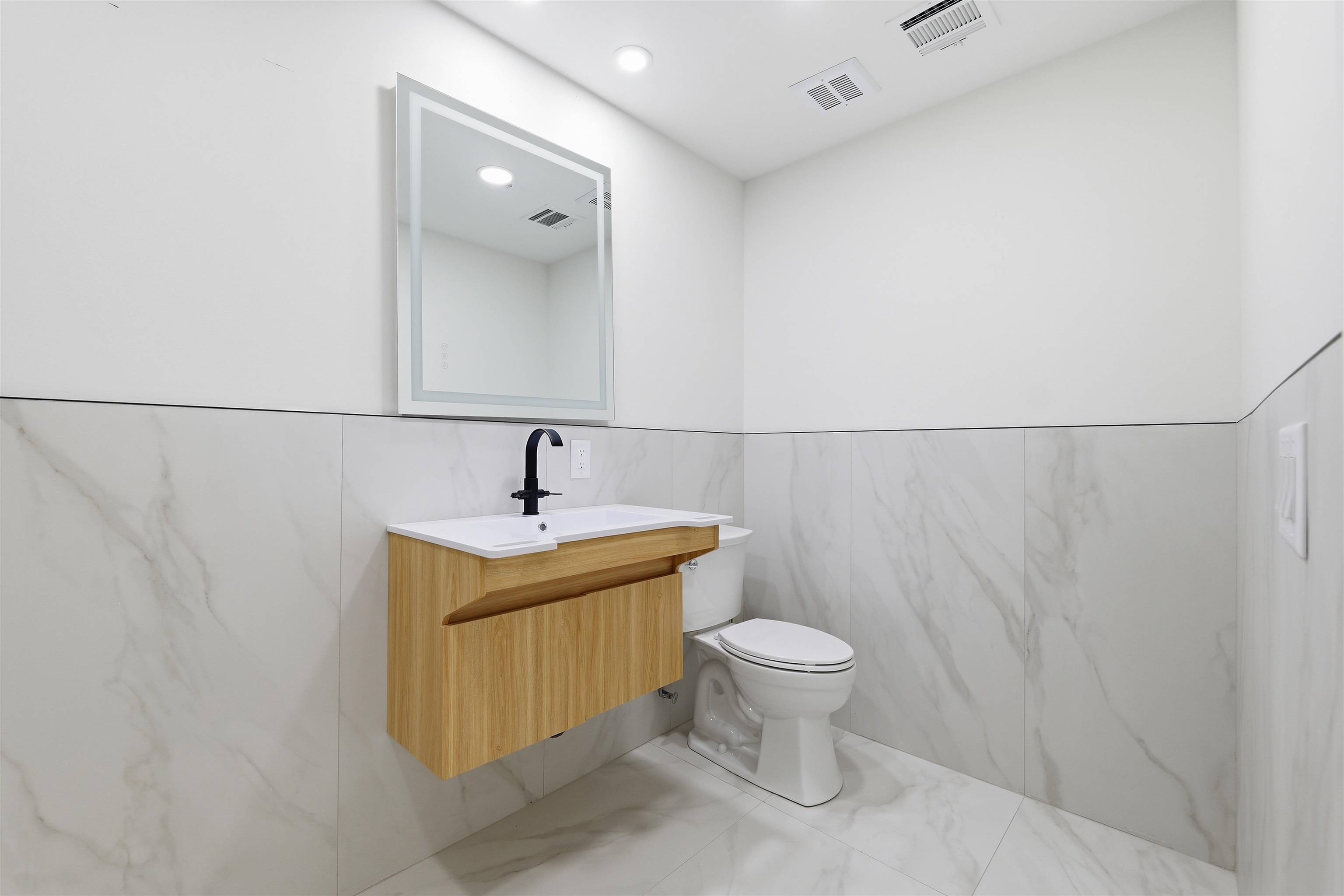 1902 JOHN F KENNEDY BLVD Unit: 1