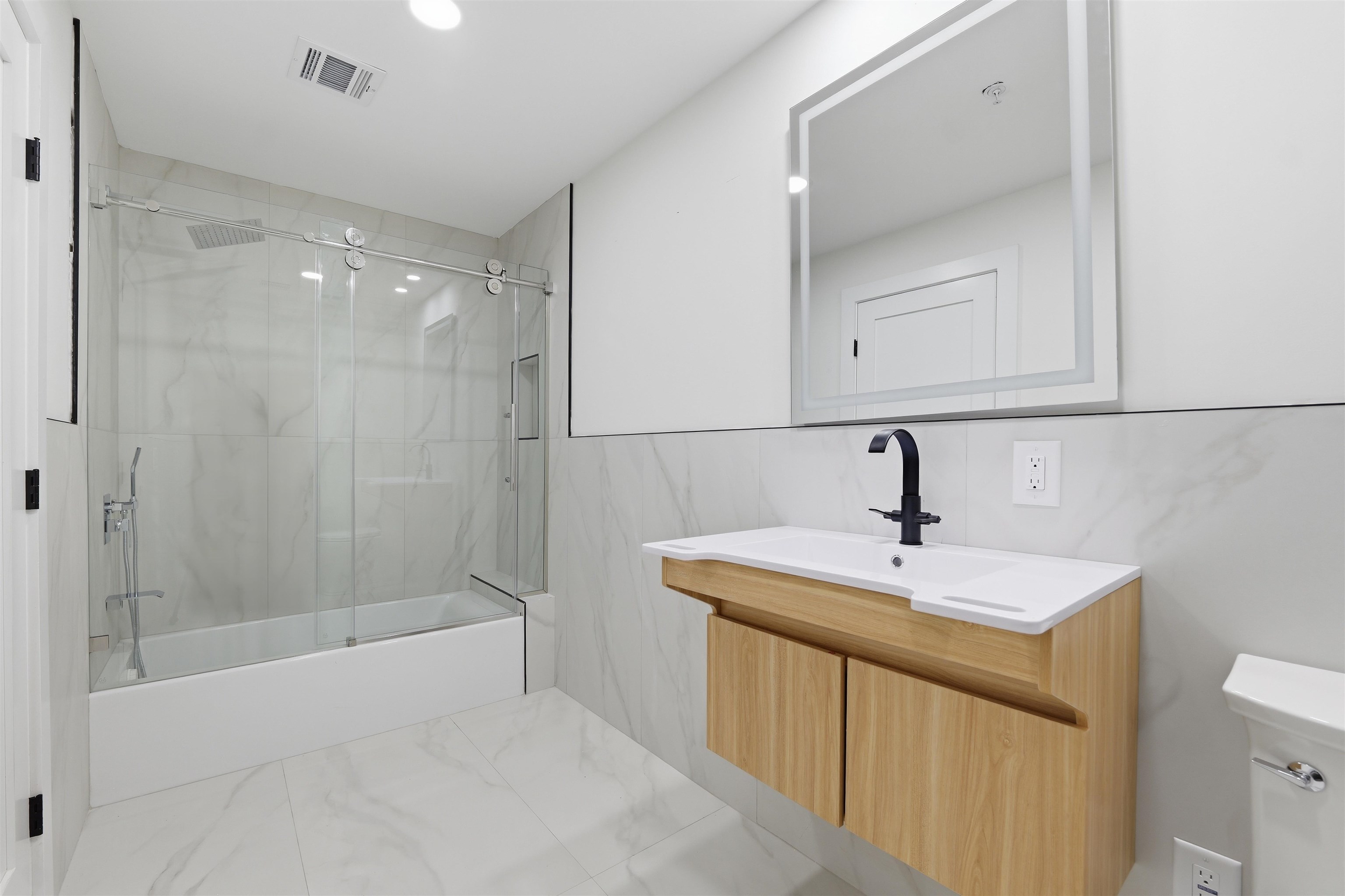 1902 JOHN F KENNEDY BLVD Unit: 1
