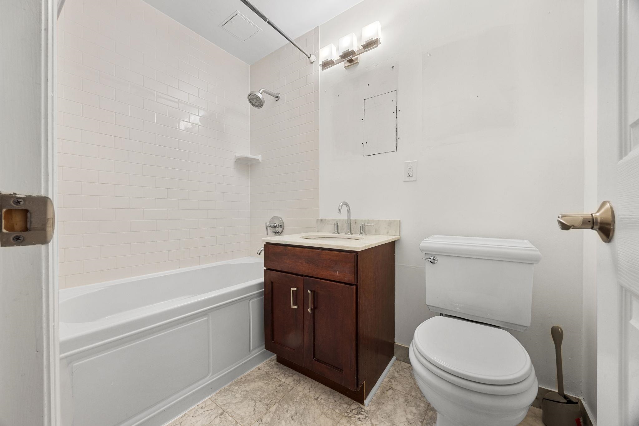 227 CHRISTOPHER COLUMBUS DR Unit: 218B