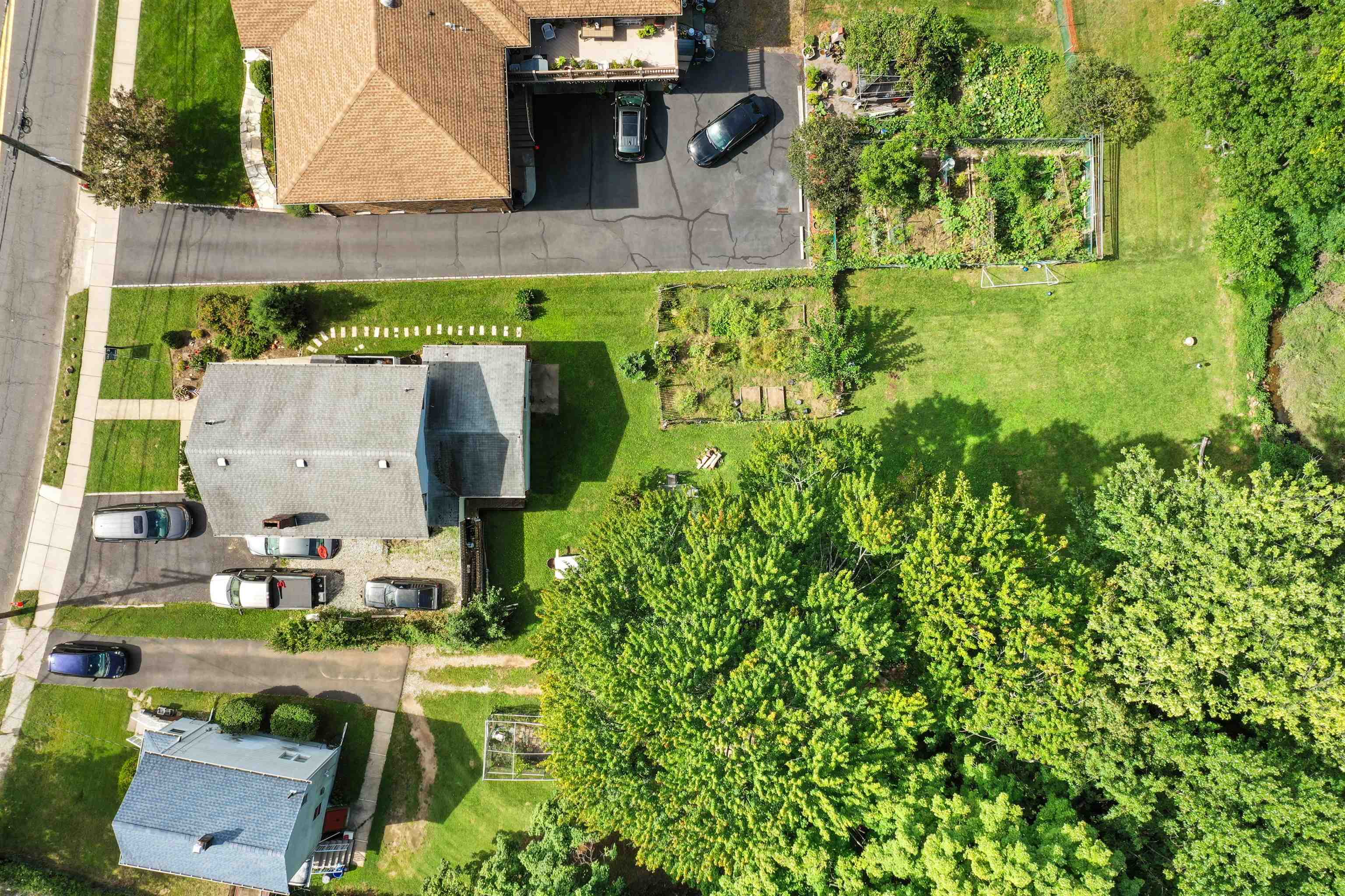 414 SADDLE RIVER RD