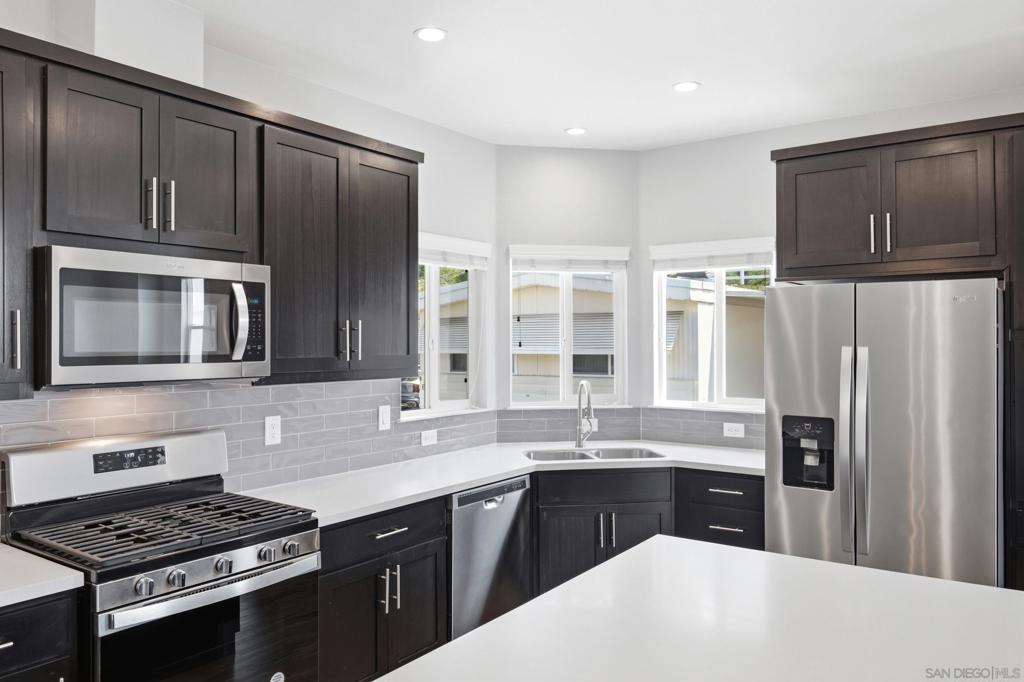 9395 Harritt Rd 3