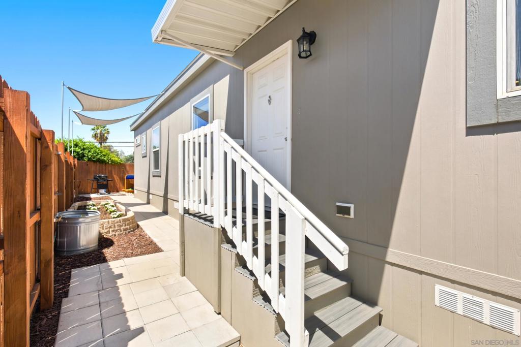 9395 Harritt Rd 3