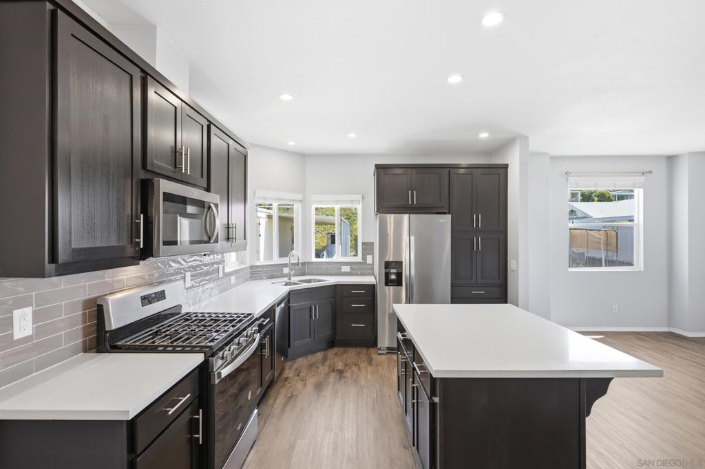 9395 Harritt Rd 3