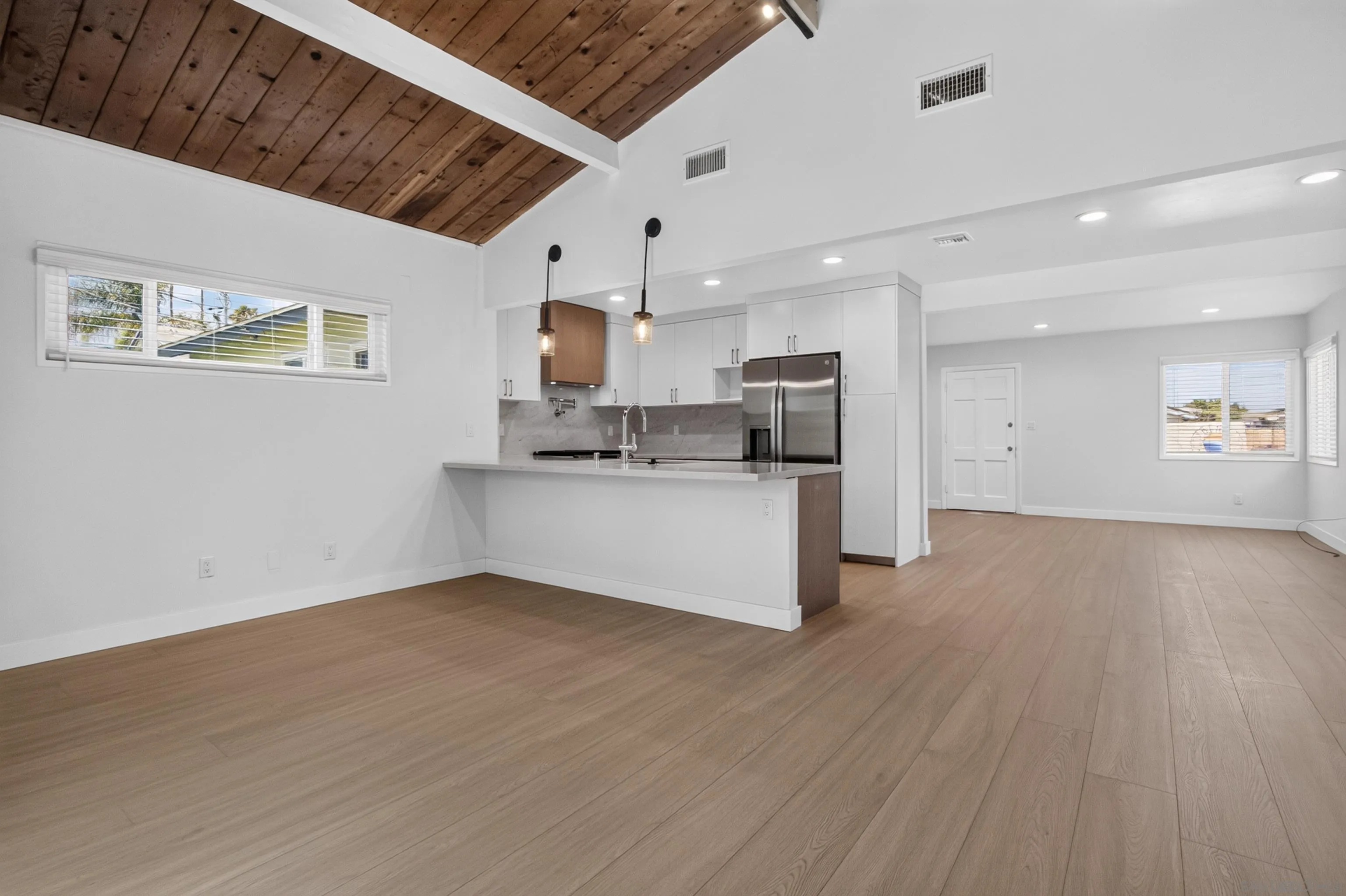 5175 Rebel Road