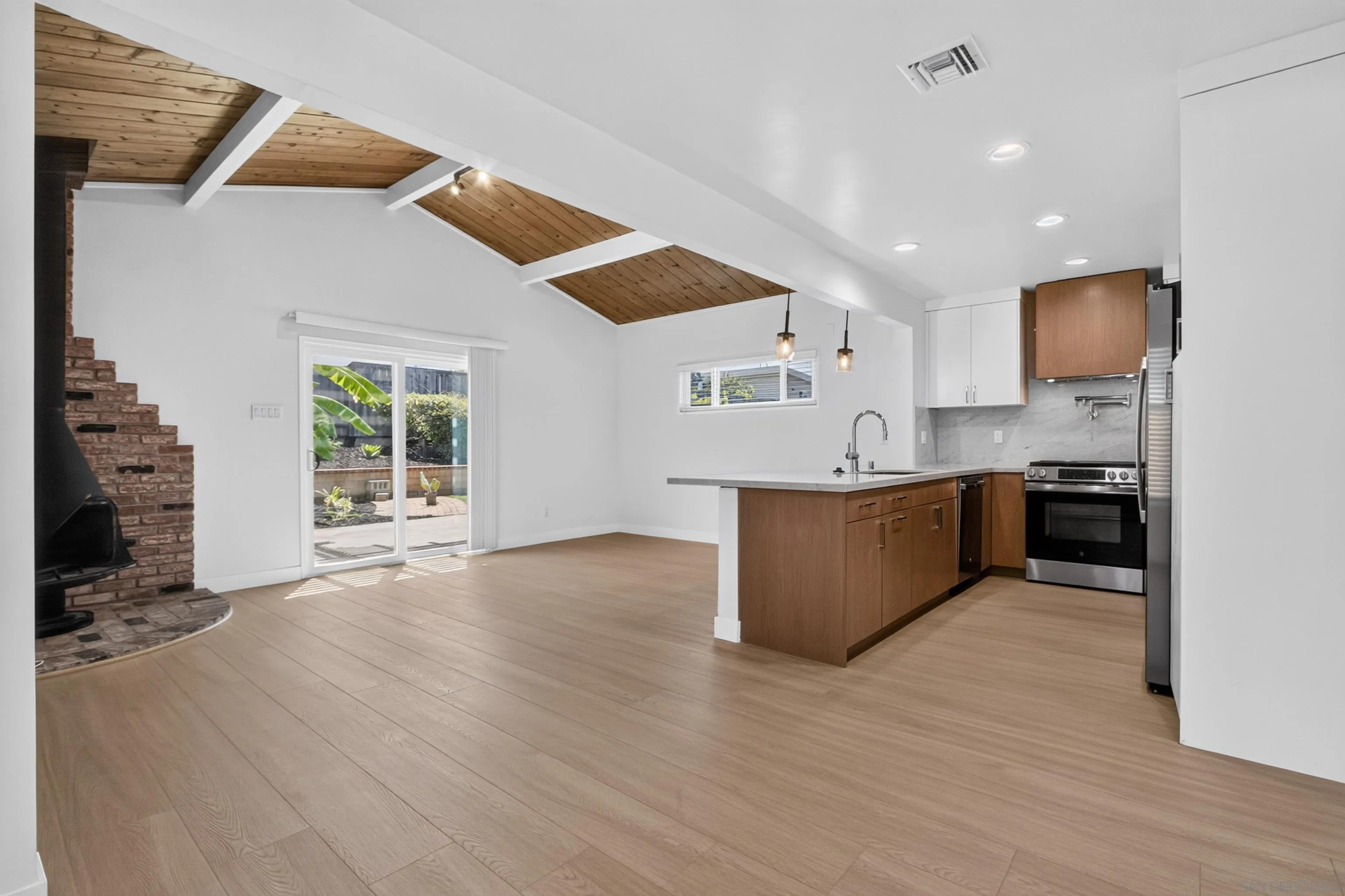 5175 Rebel Road
