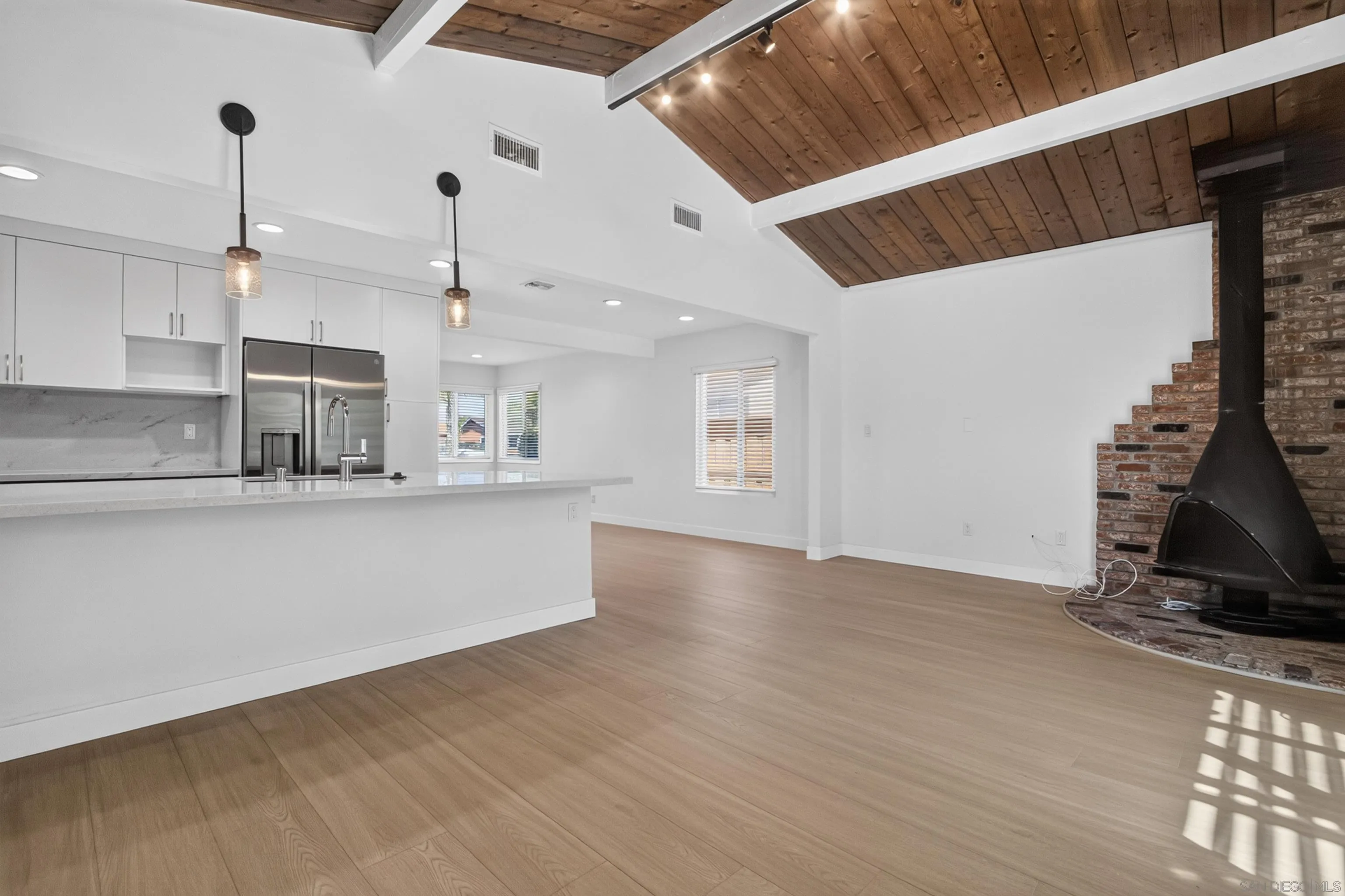 5175 Rebel Road