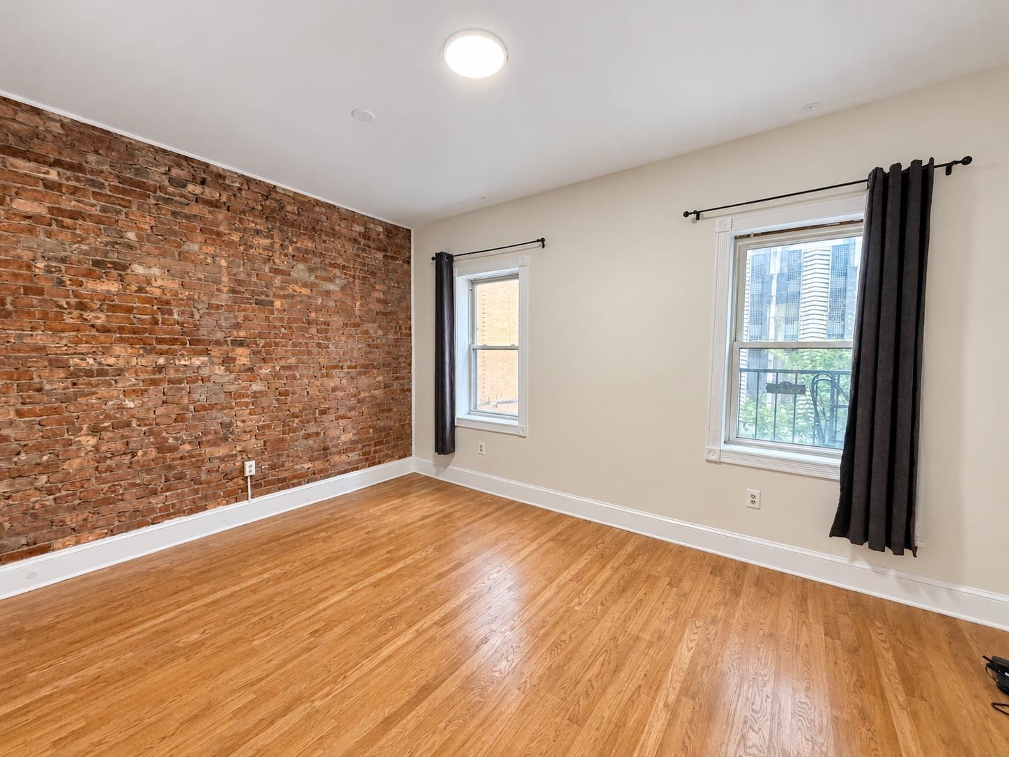 101 GREENE ST Unit: 3