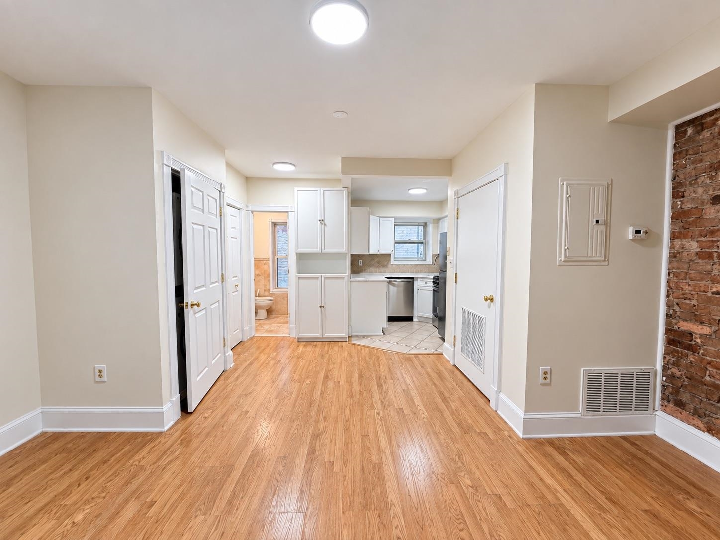 101 GREENE ST Unit: 3