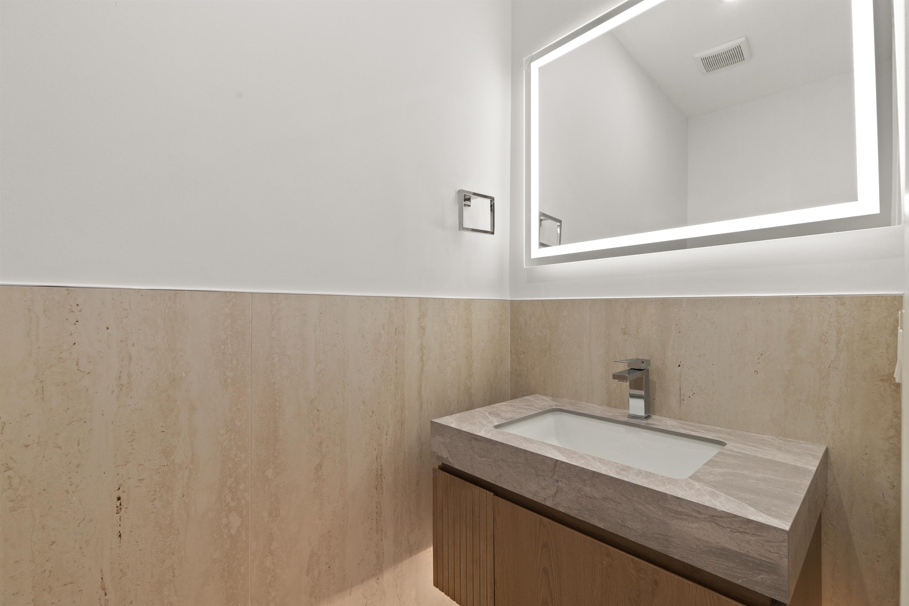 85 SHERMAN PL Unit: Residence 01