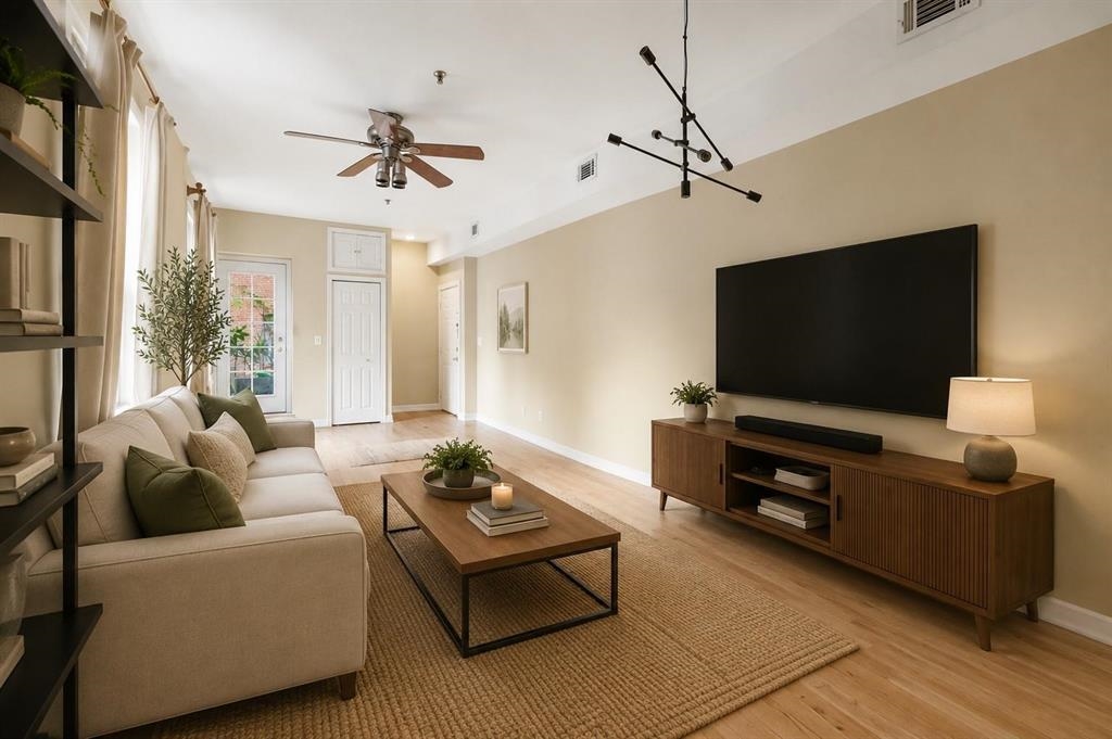 343 VARICK ST Unit: 3R