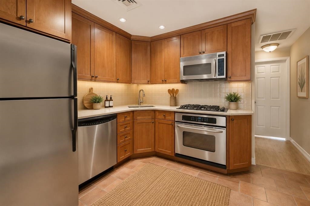 343 VARICK ST Unit: 3R