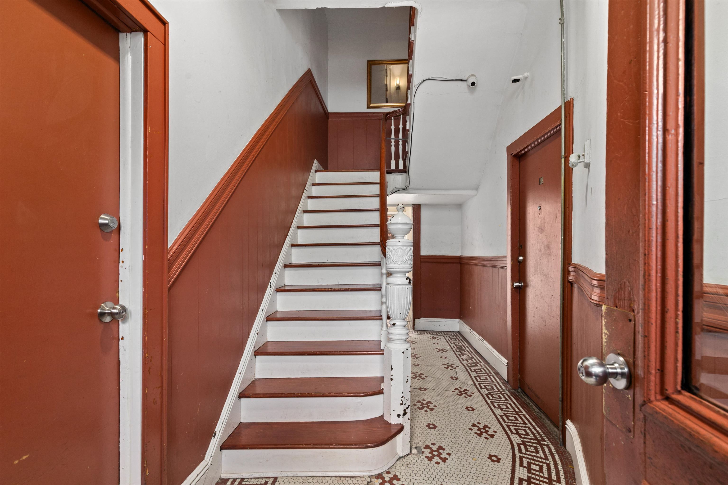 4264 BROADWAY