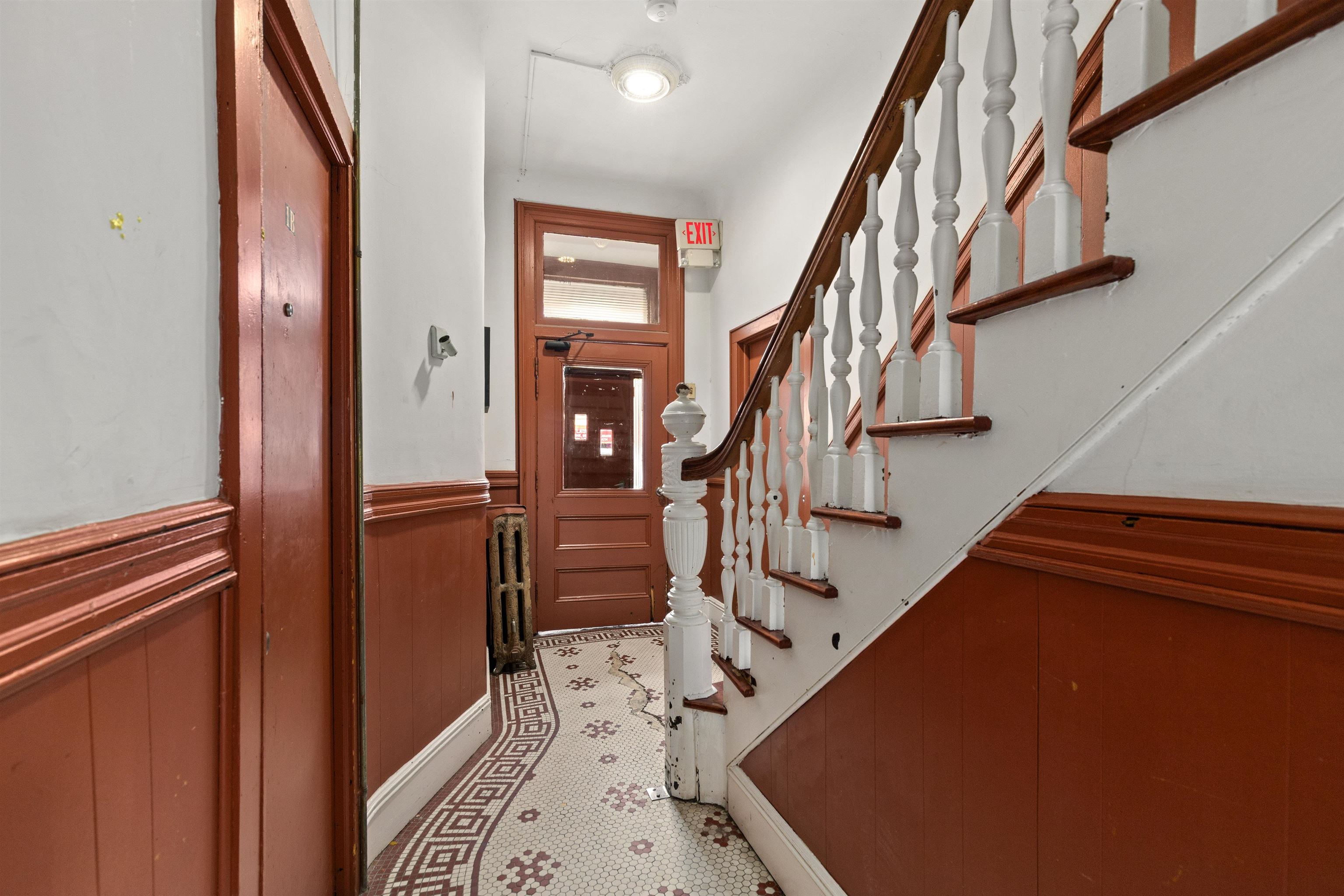 4264 BROADWAY