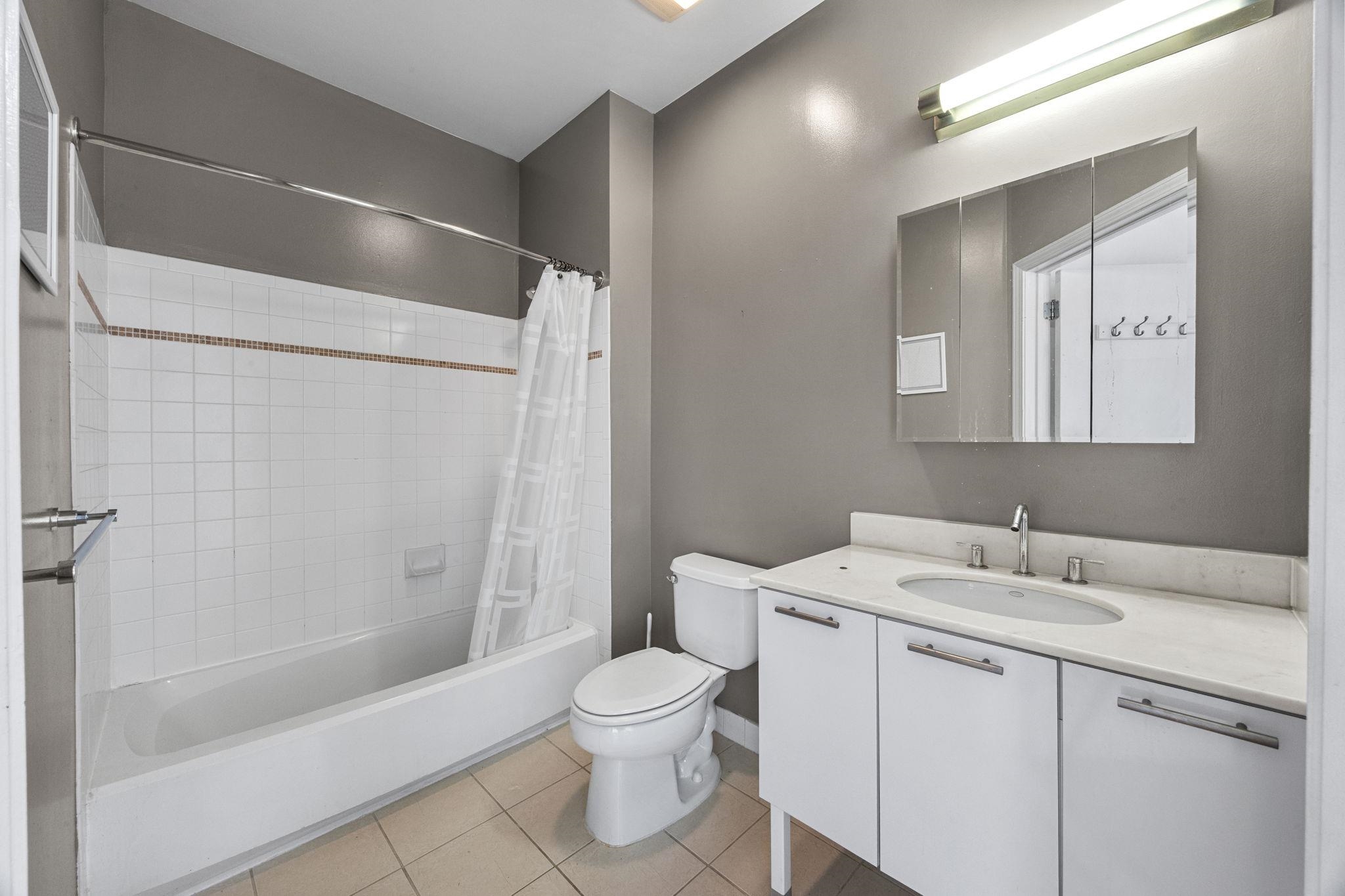 26 AVENUE AT PORT IMPERIAL Unit: 405