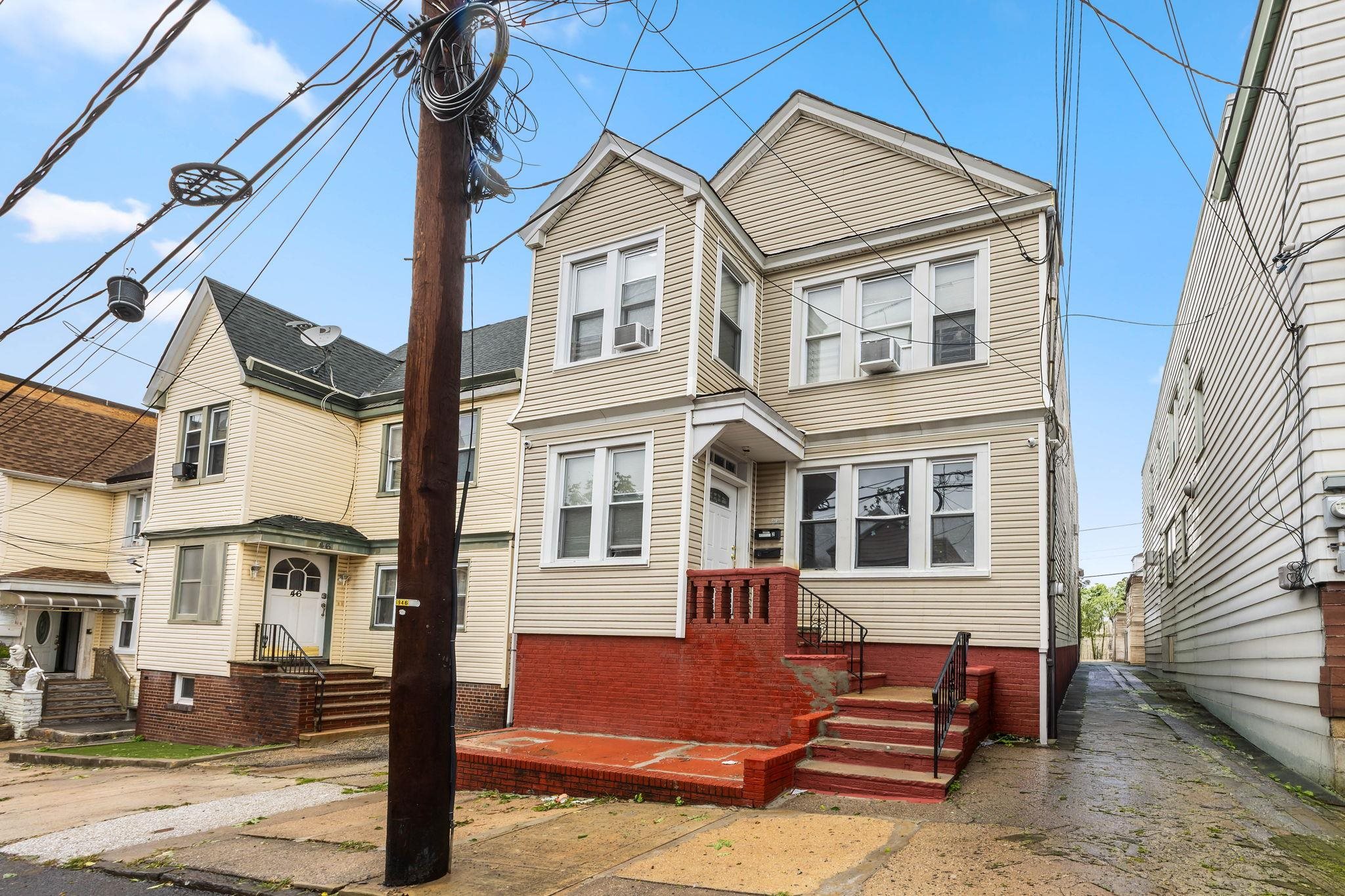 44 VAN HOUTEN AVE Unit: 1