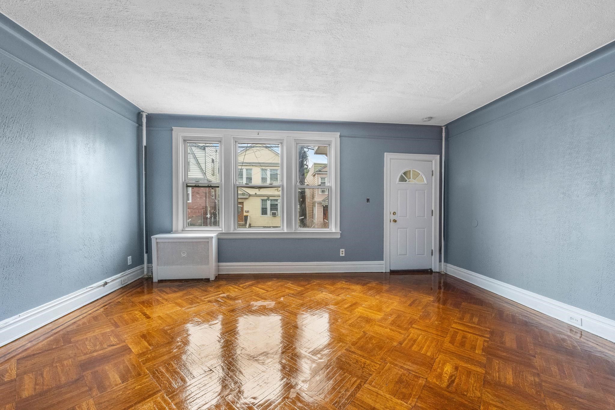 44 VAN HOUTEN AVE Unit: 1
