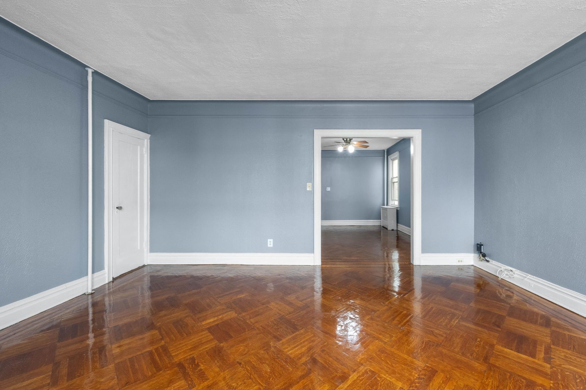 44 VAN HOUTEN AVE Unit: 1