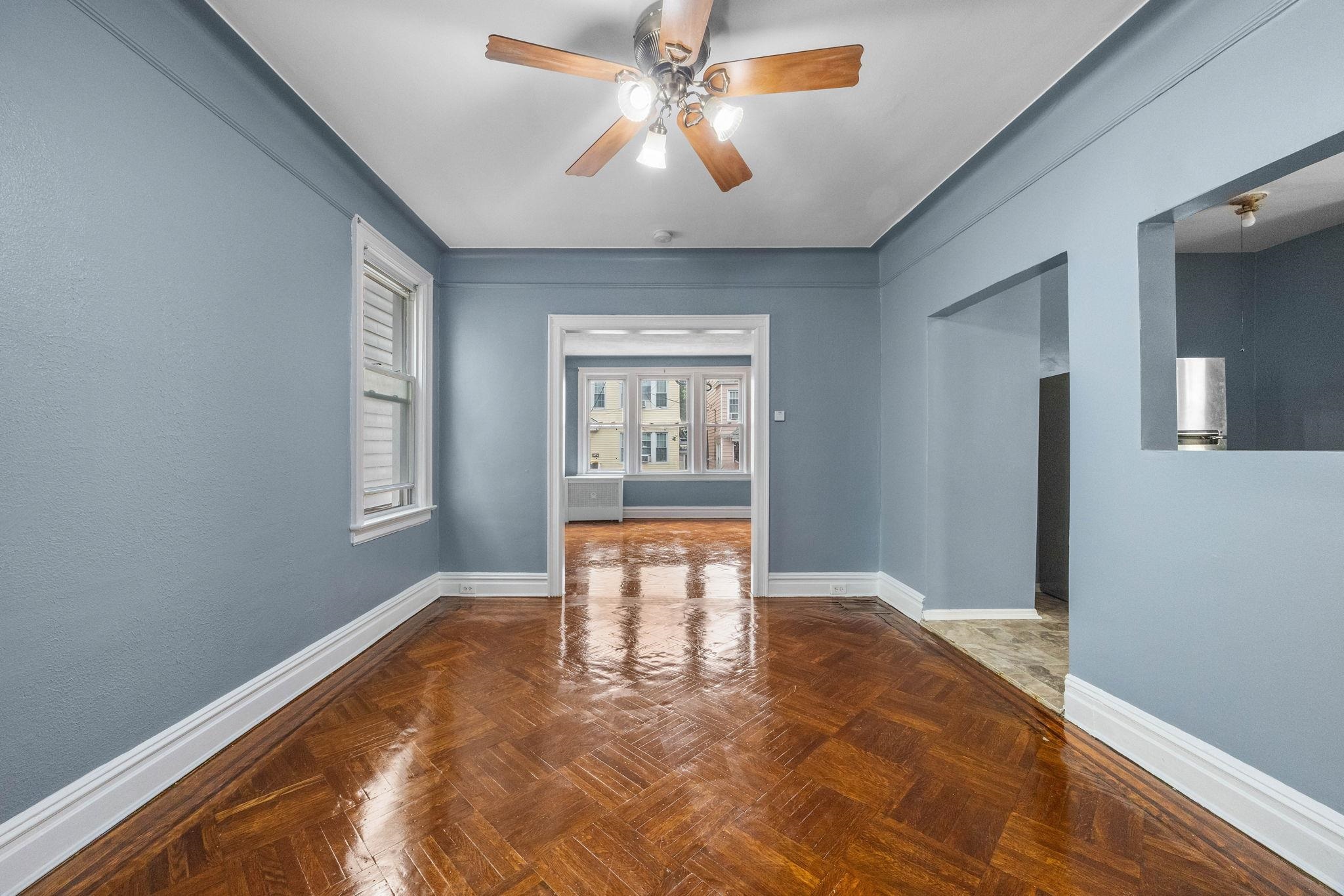 44 VAN HOUTEN AVE Unit: 1