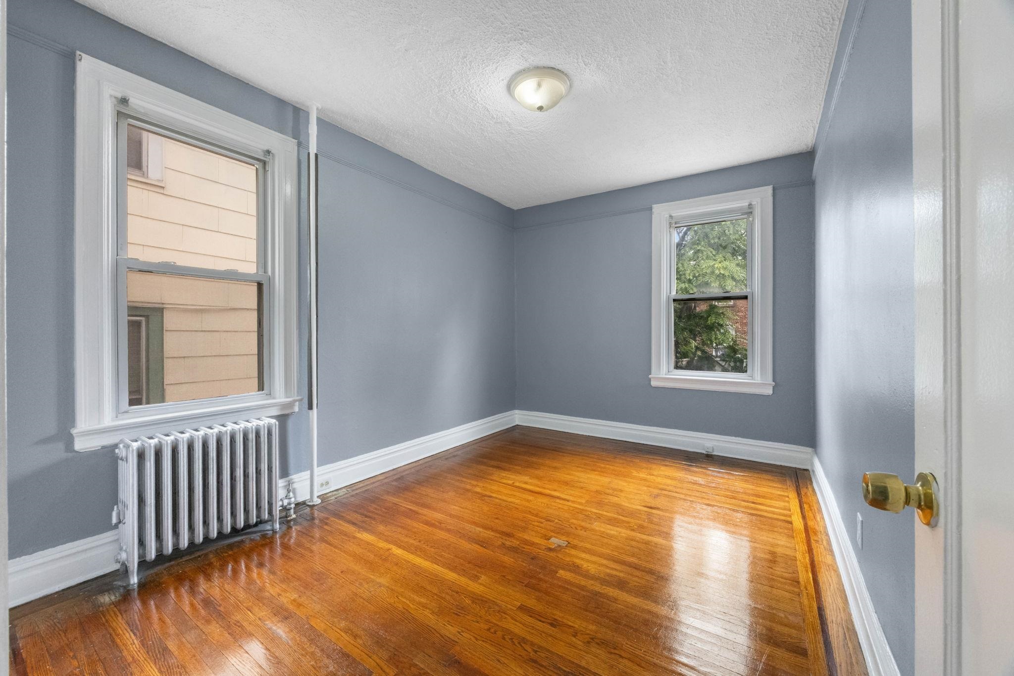 44 VAN HOUTEN AVE Unit: 1