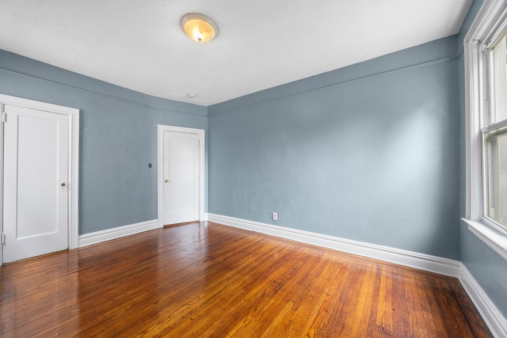 44 VAN HOUTEN AVE Unit: 1