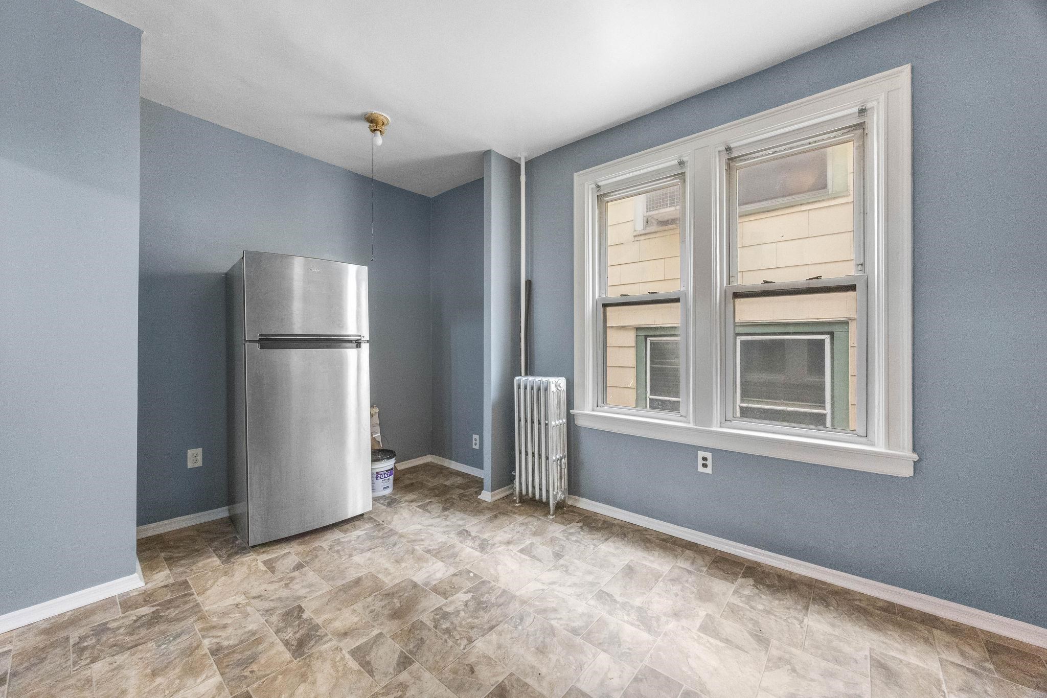 44 VAN HOUTEN AVE Unit: 1
