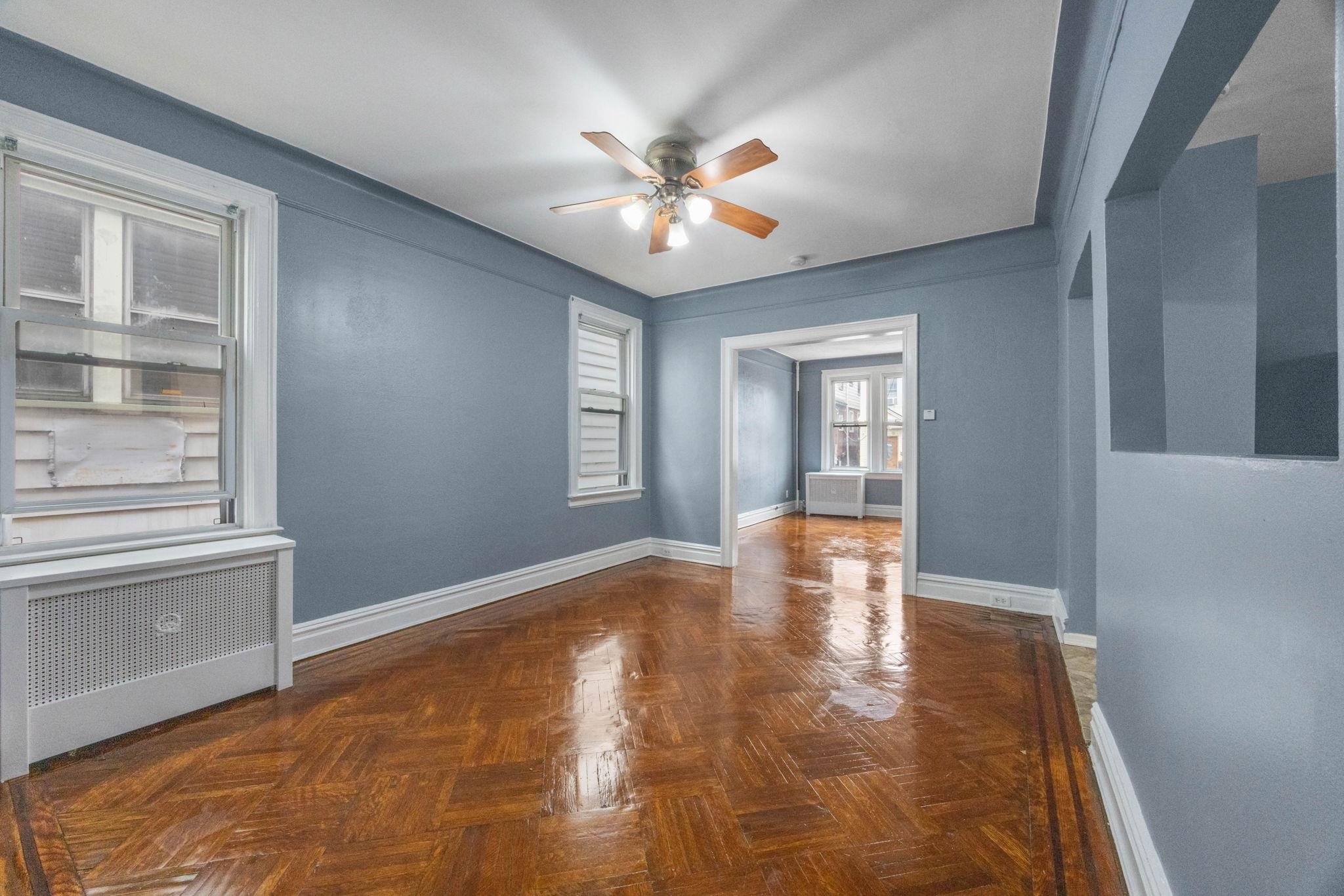 44 VAN HOUTEN AVE Unit: 1