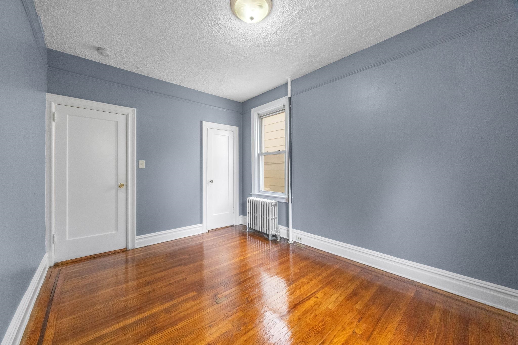 44 VAN HOUTEN AVE Unit: 1
