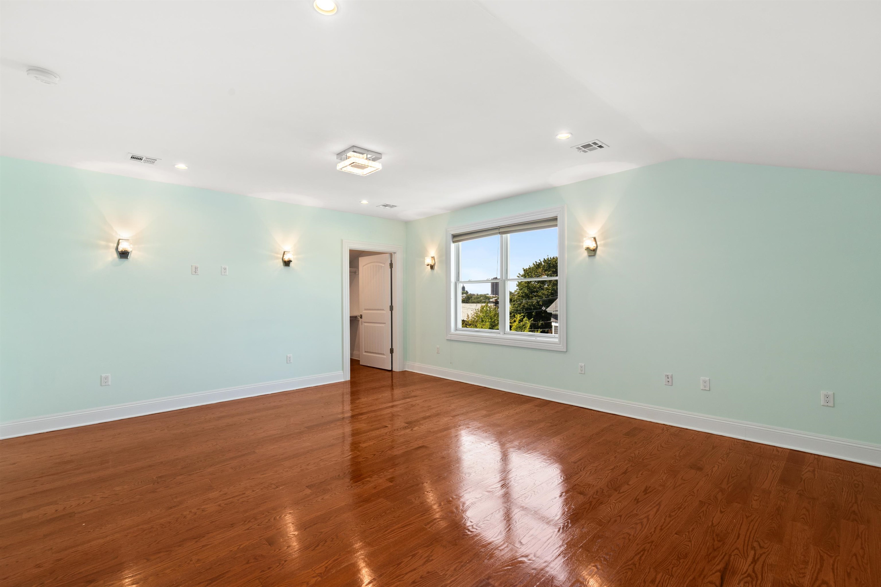 71 KING AVE