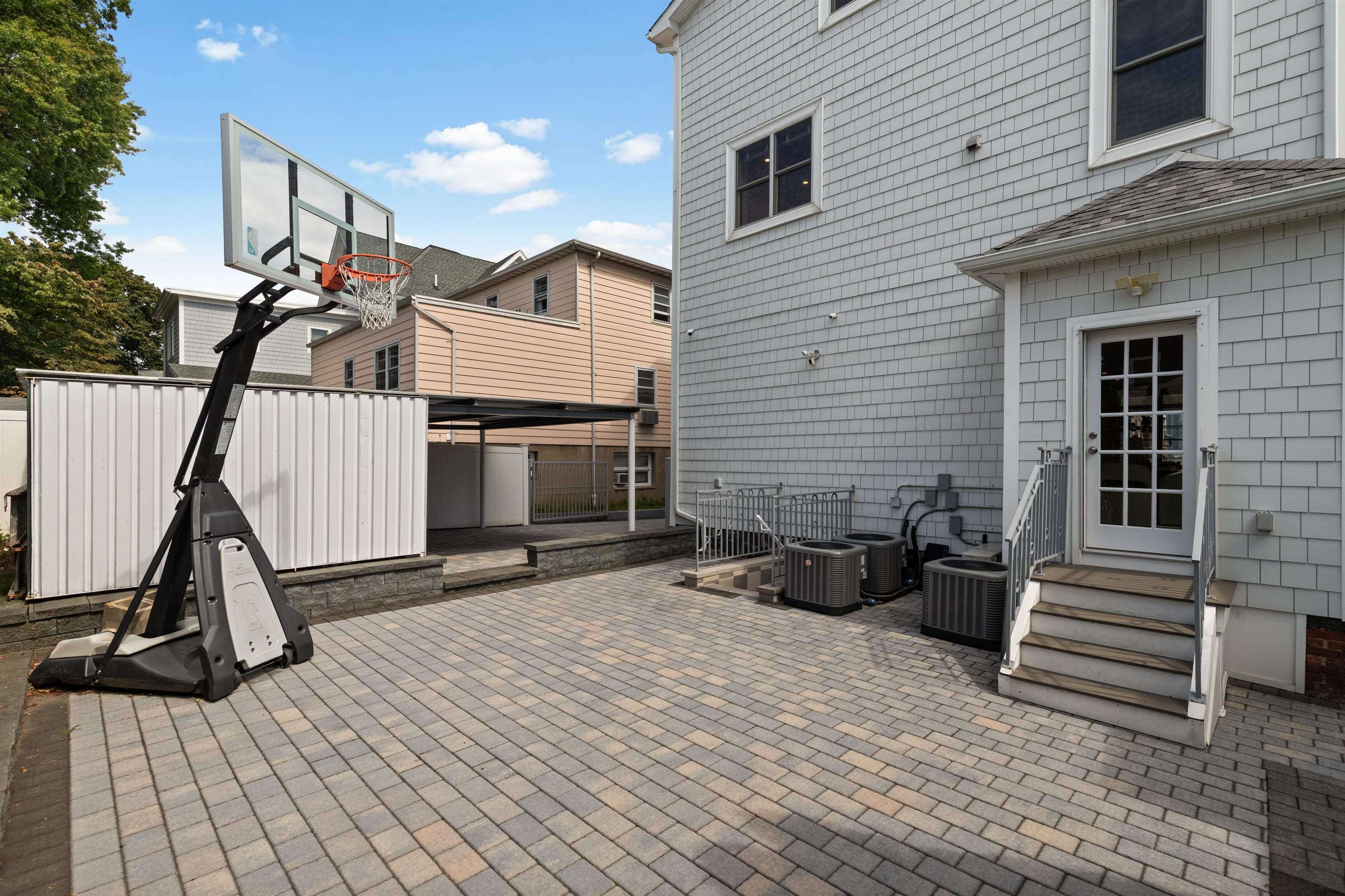 71 KING AVE