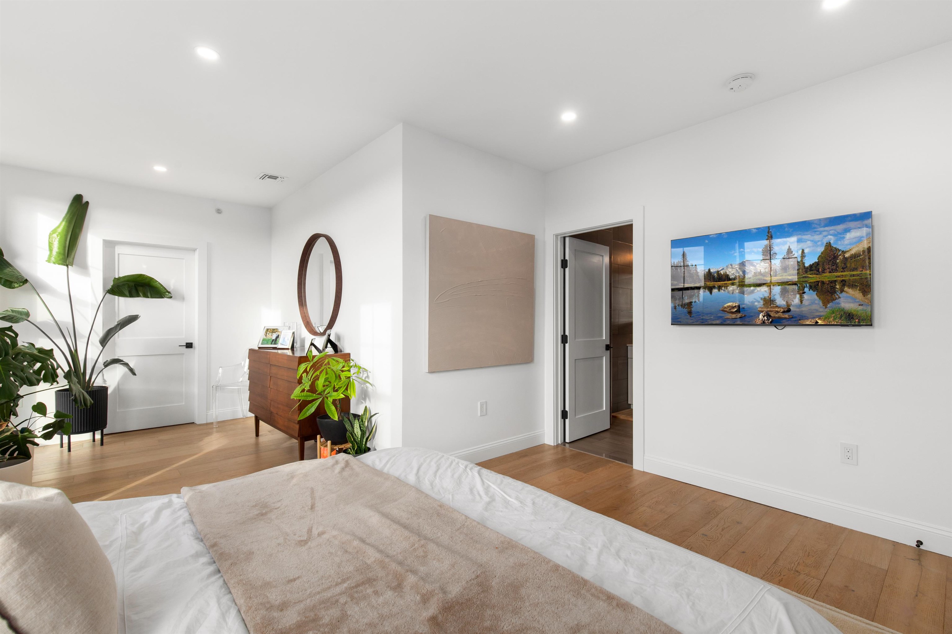 580 PALISADE AVE Unit: PH503