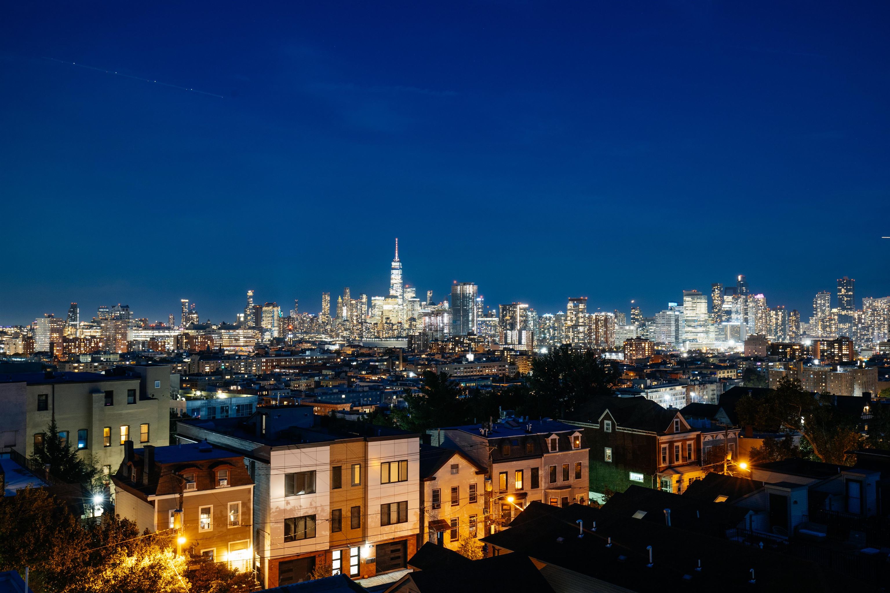 580 PALISADE AVE Unit: PH503