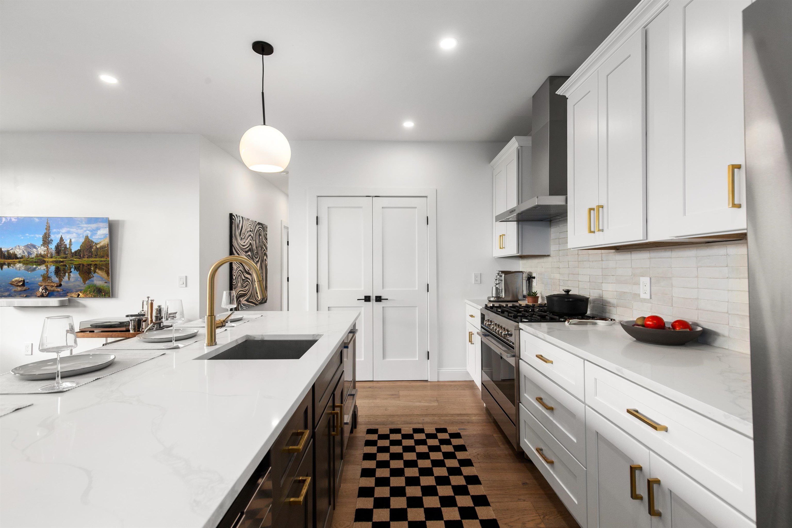 580 PALISADE AVE Unit: PH503